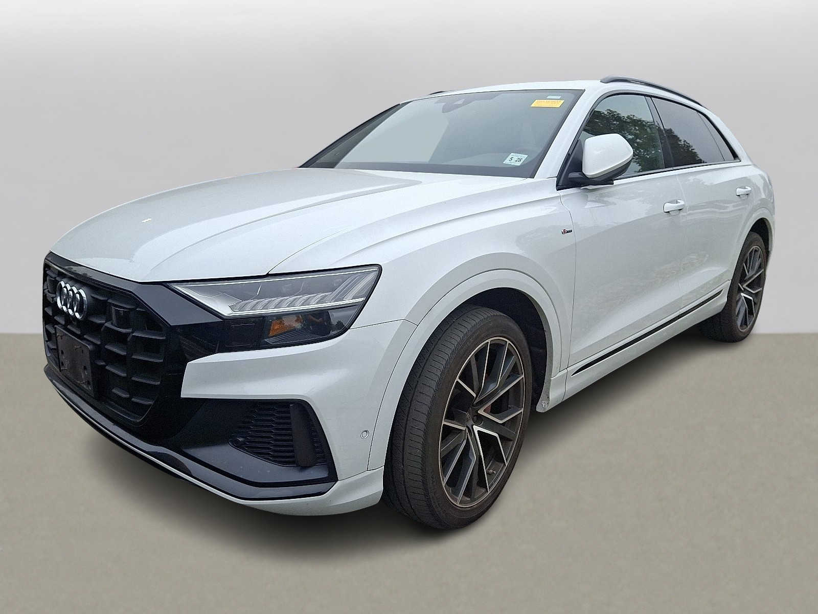 Thumbnail: 2023 Audi Q8 - 1