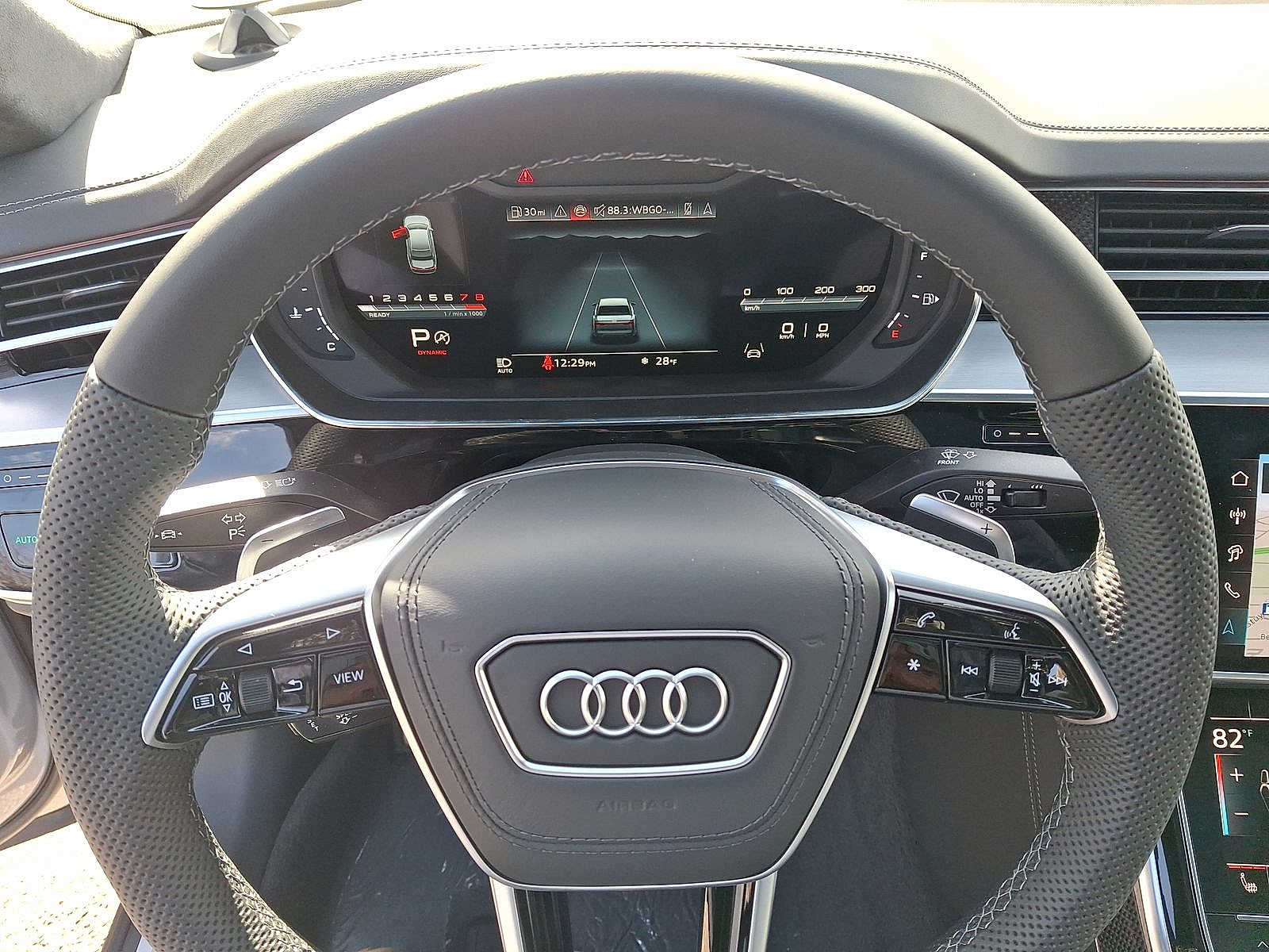 Thumbnail: 2025 Audi S8 - 15