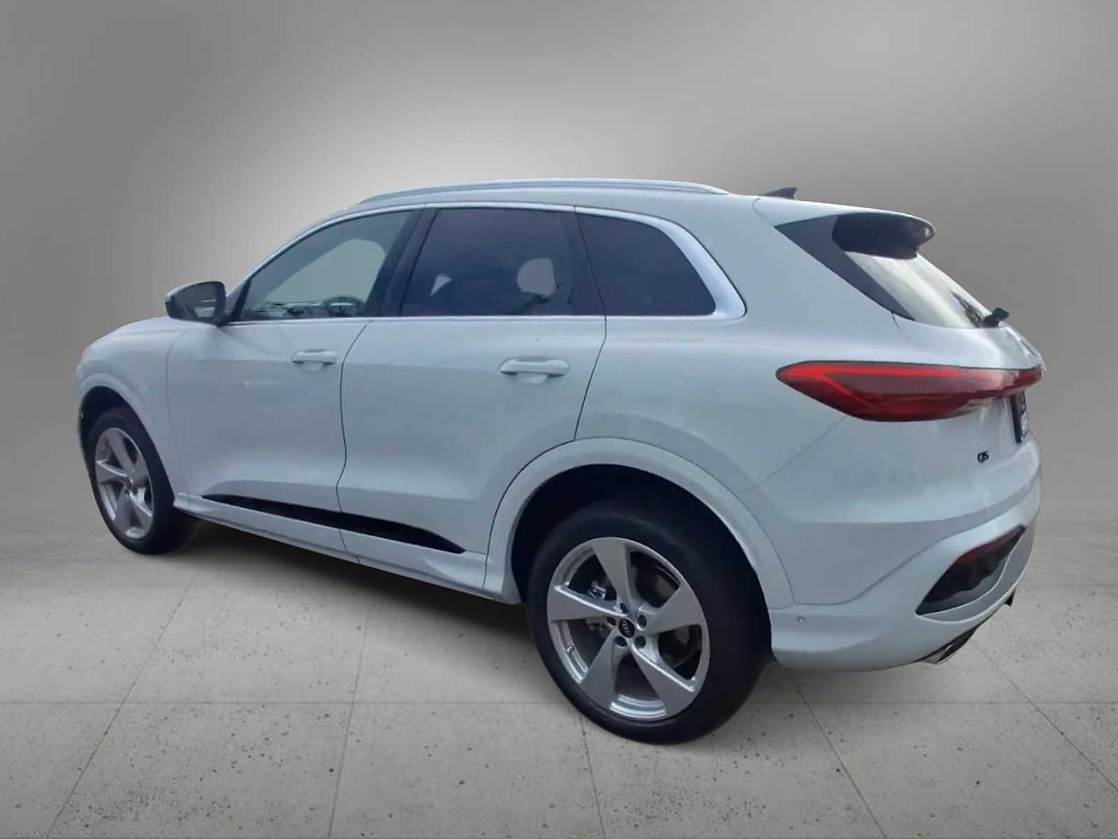 Thumbnail: 2025 Audi Q5 - 6