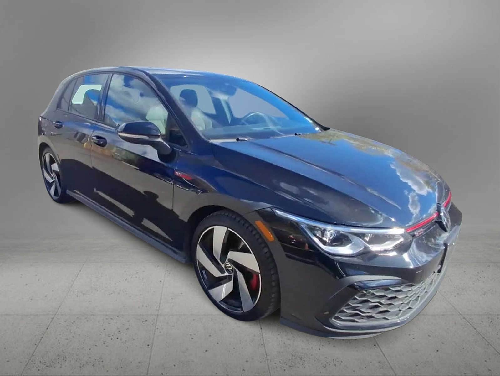 Thumbnail: 2024 Volkswagen Golf - 2