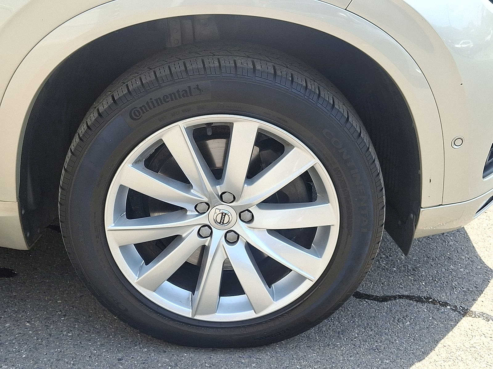 Thumbnail: 2018 Volvo XC90 - 26
