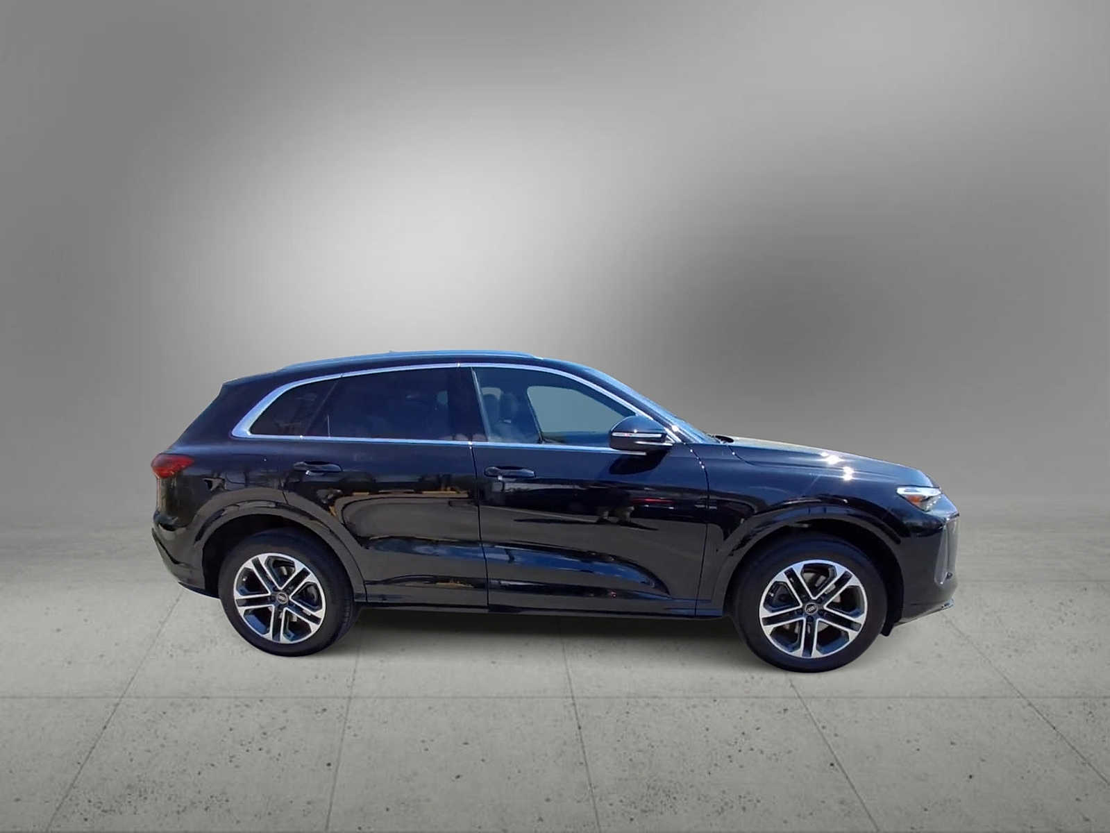 Thumbnail: 2025 Audi Q5 - 9