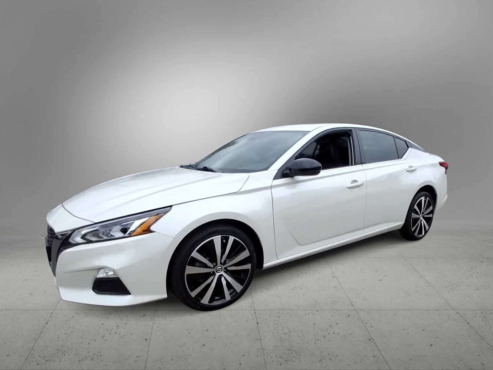 2020 Nissan Altima 2.5 SR photo 4