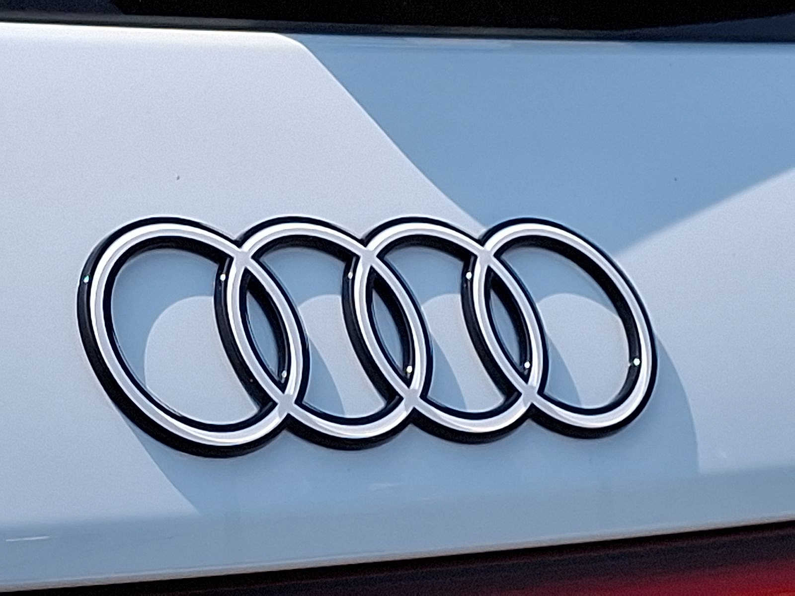 Thumbnail: 2025 Audi Q6 e-tron - 18