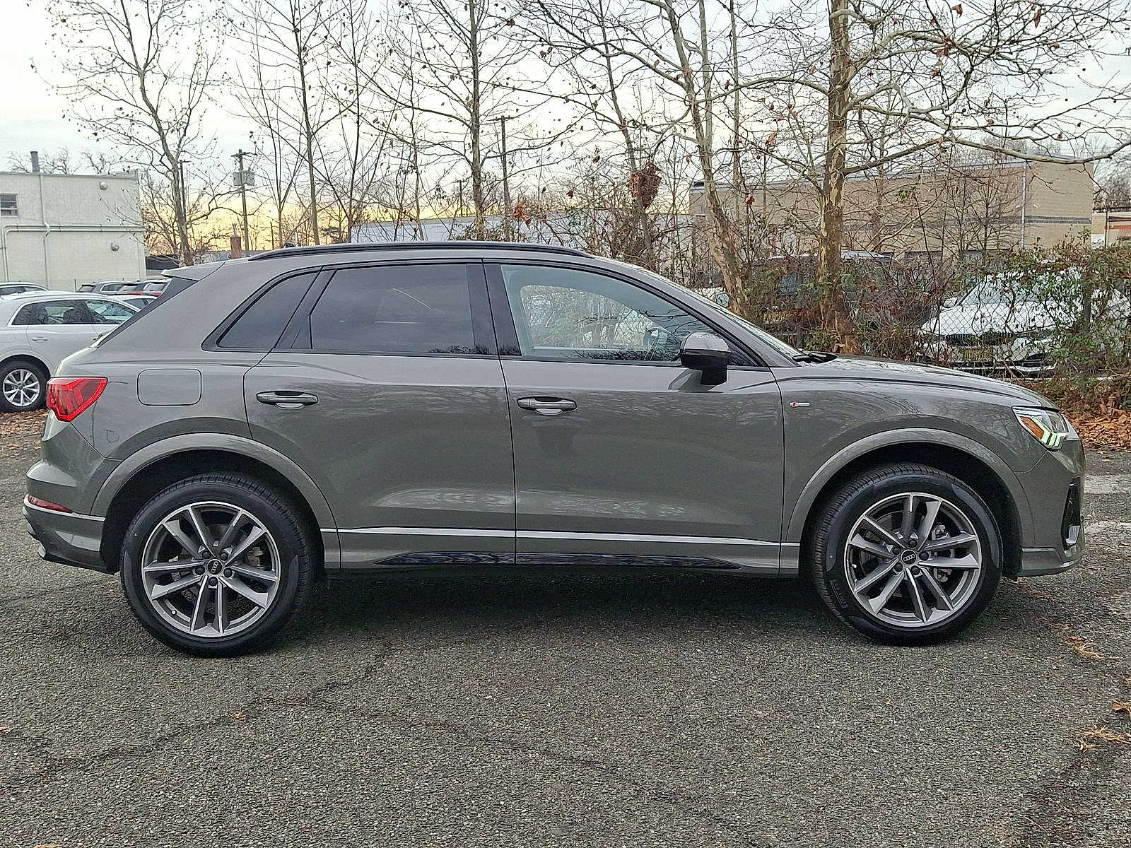 Thumbnail: 2025 Audi Q3 - 26