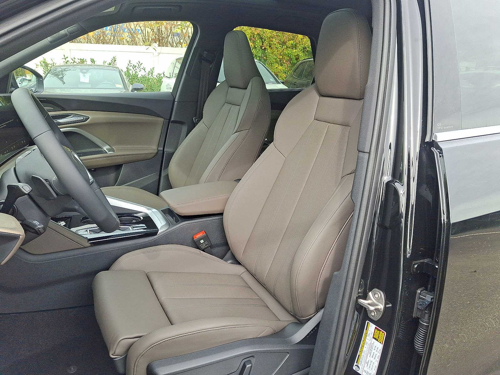 Thumbnail: 2025 Audi Q5 - 13