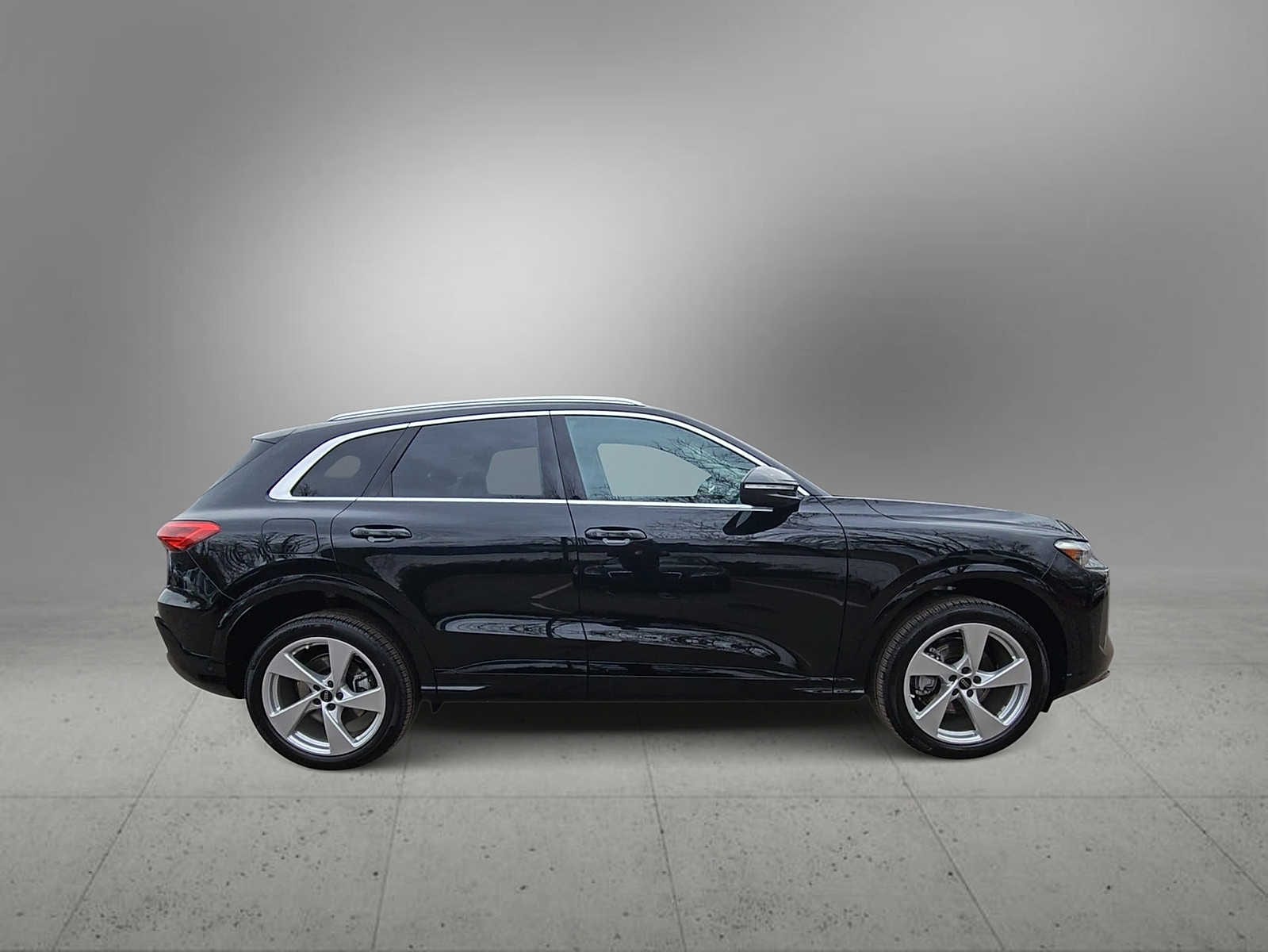 Thumbnail: 2025 Audi Q5 - 9