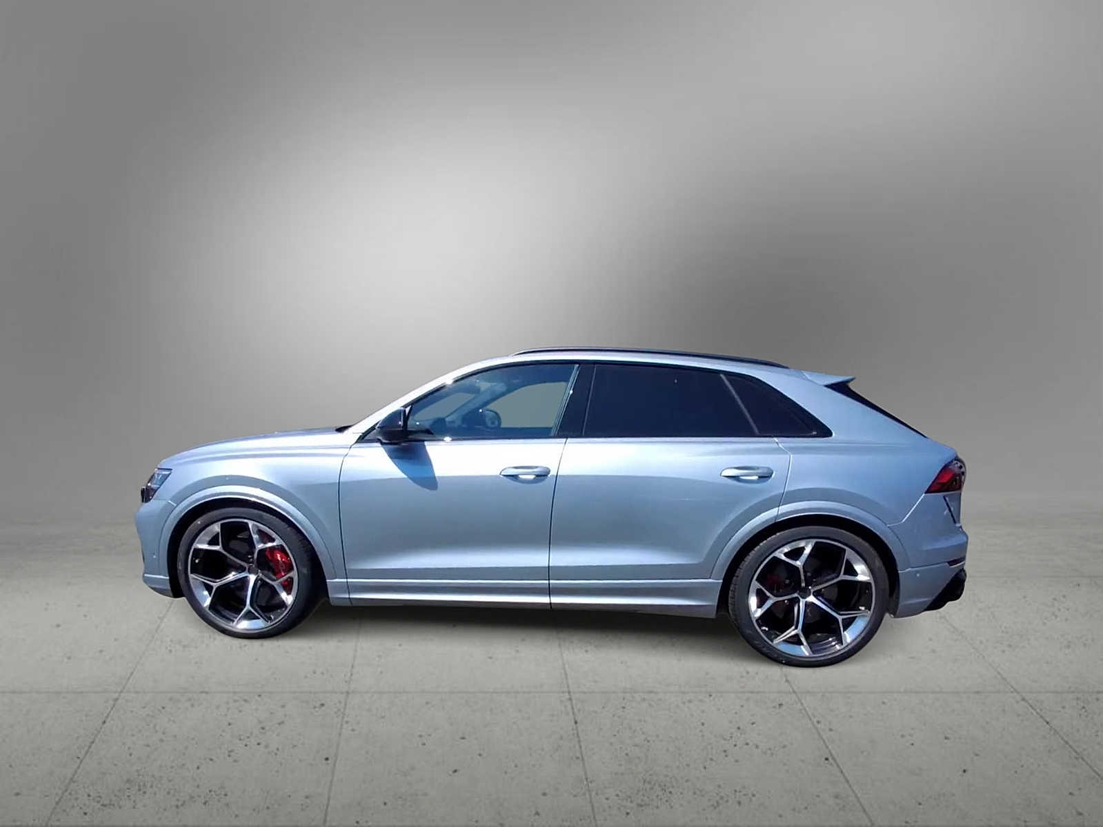 Thumbnail: 2026 Audi RS Q8 - 5