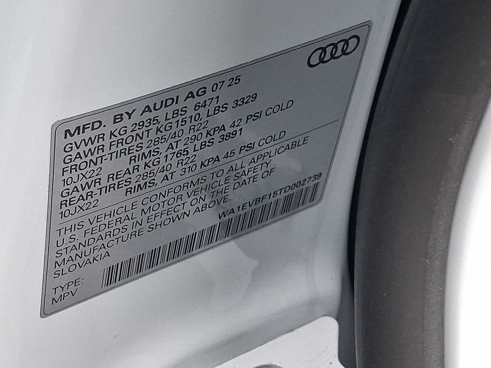 Thumbnail: 2026 Audi Q8 - 17