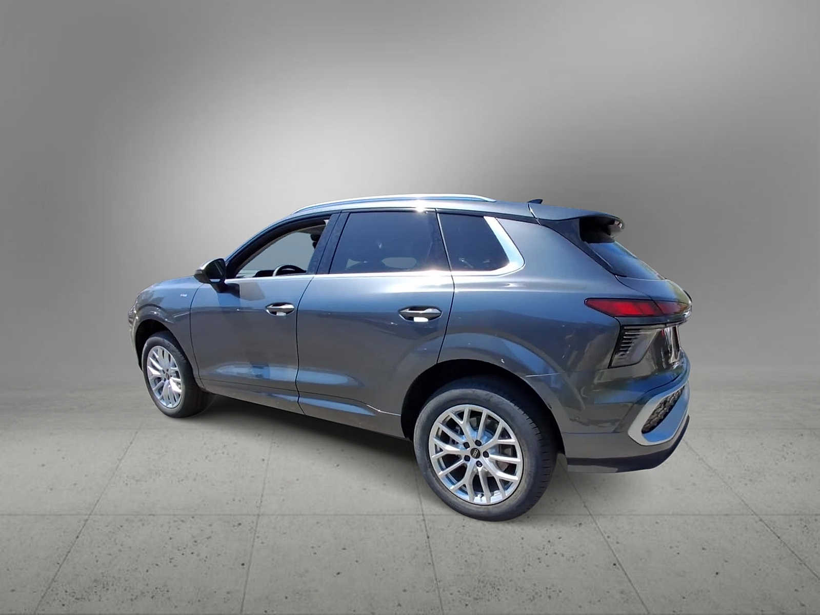 Thumbnail: 2026 Audi Q3 - 6