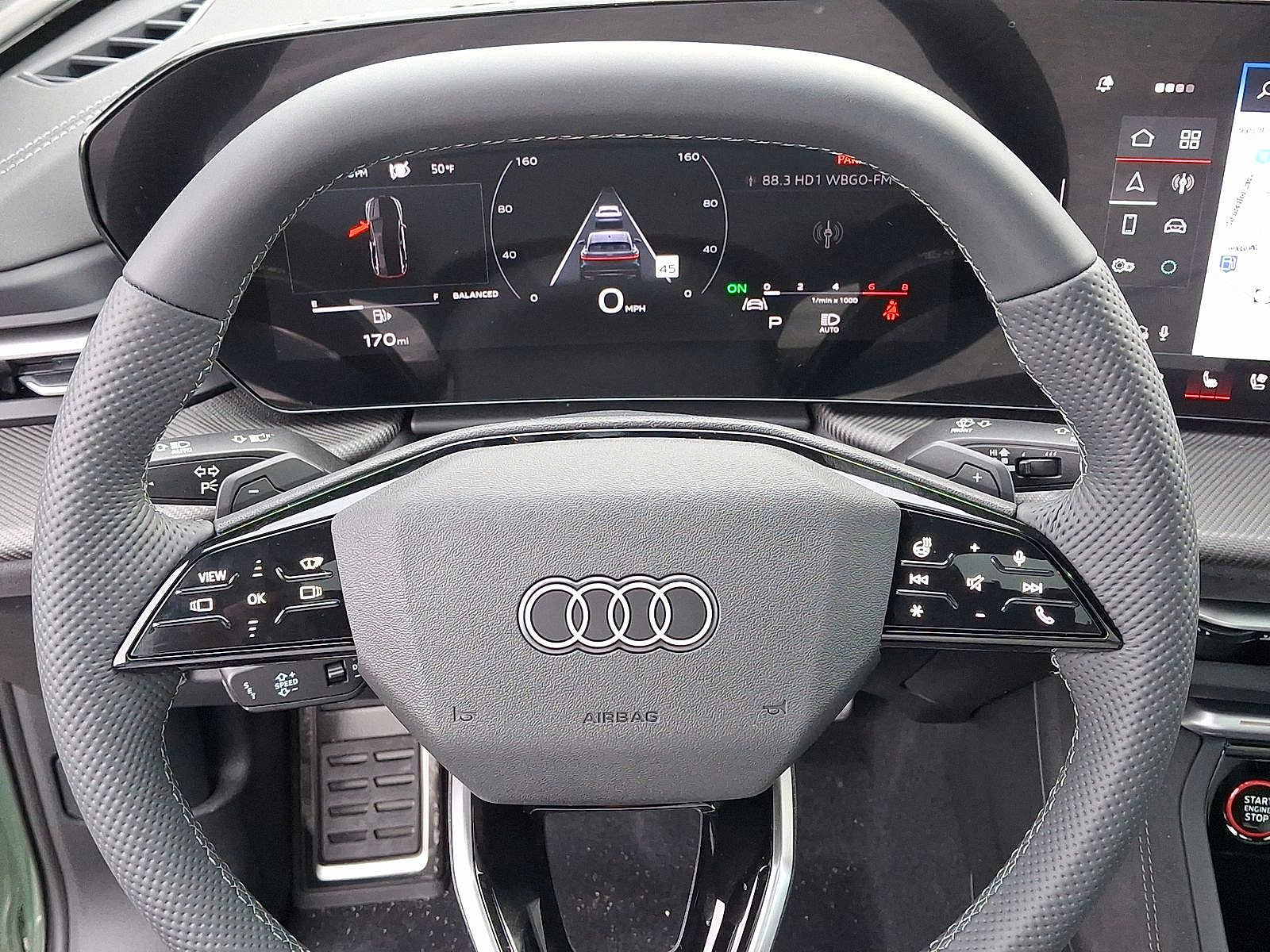 Thumbnail: 2025 Audi SQ5 - 16