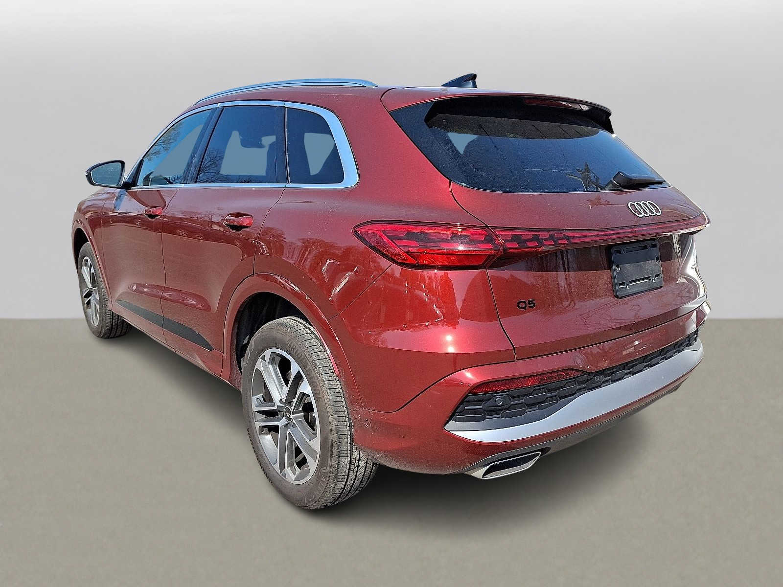 Thumbnail: 2025 Audi Q5 - 4