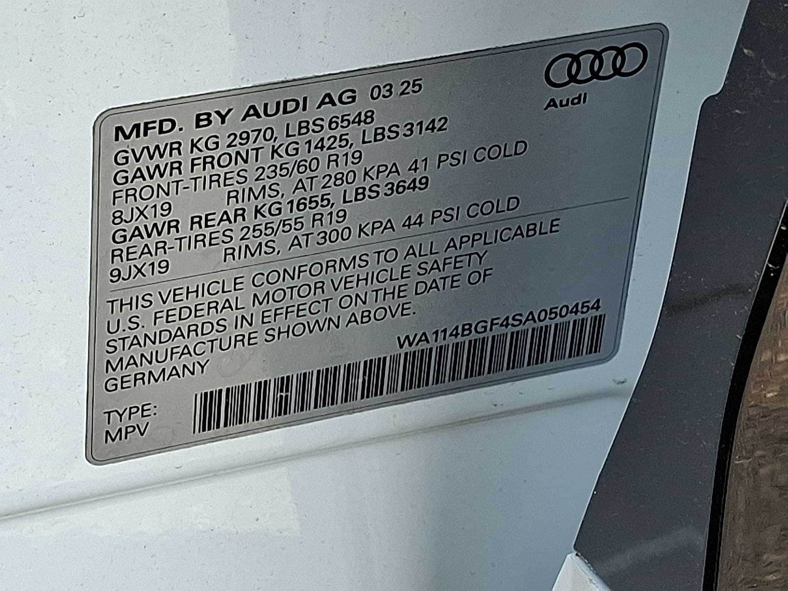 Thumbnail: 2025 Audi Q6 e-tron - 17