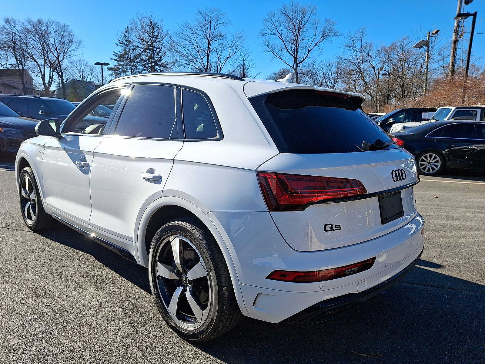 Thumbnail: 2022 Audi Q5 - 22