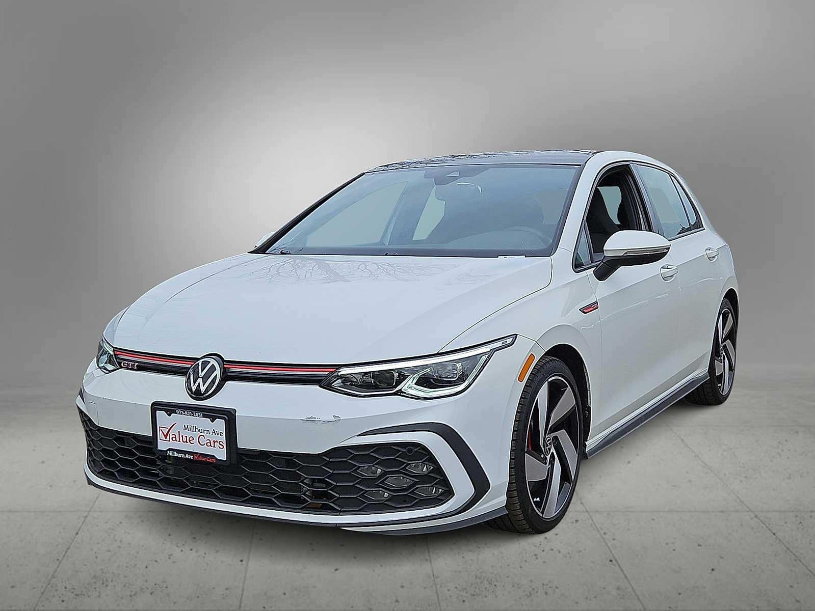 Thumbnail: 2023 Volkswagen Golf - 1