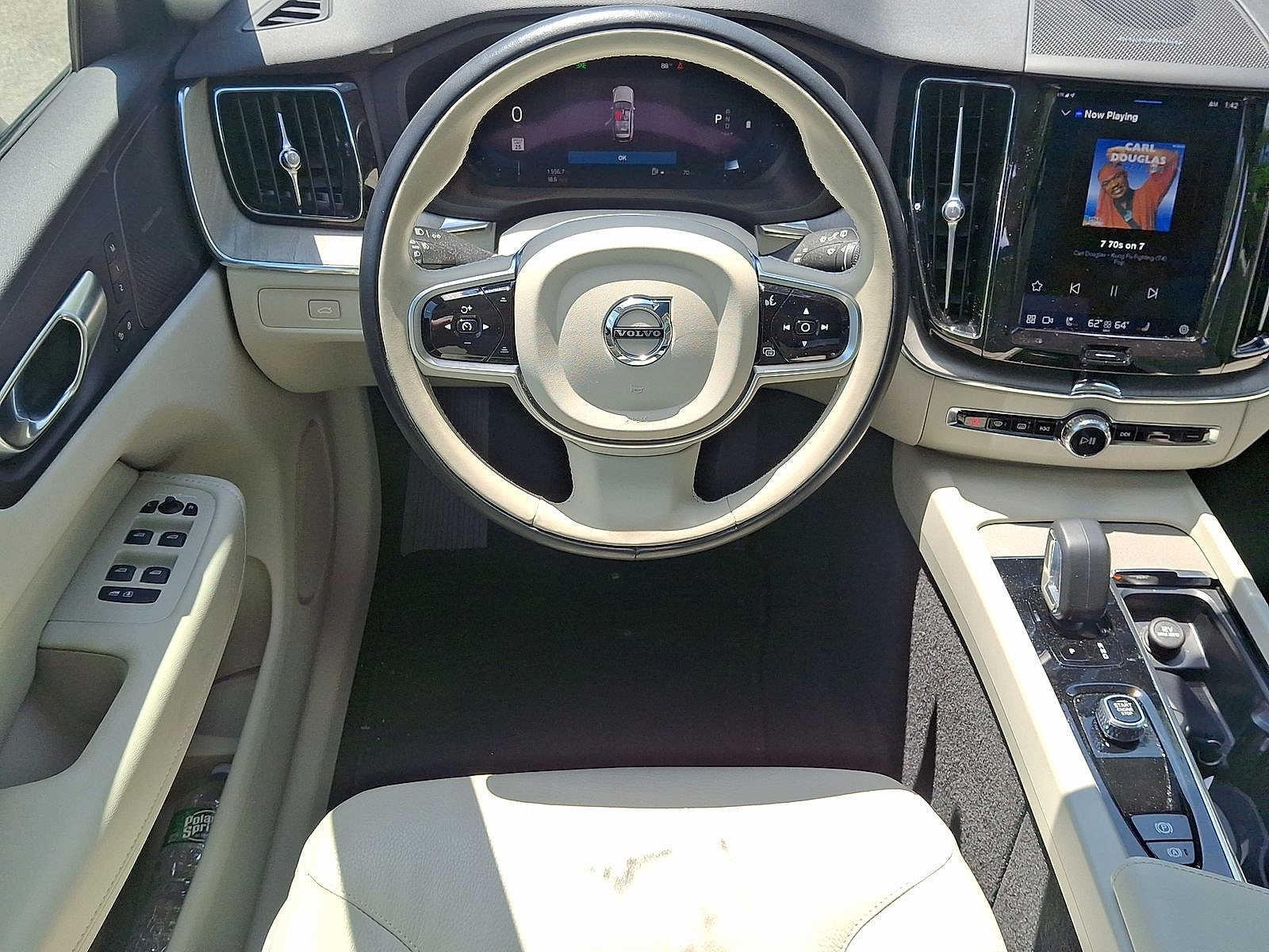 2023 Volvo XC60 B5 Plus 19