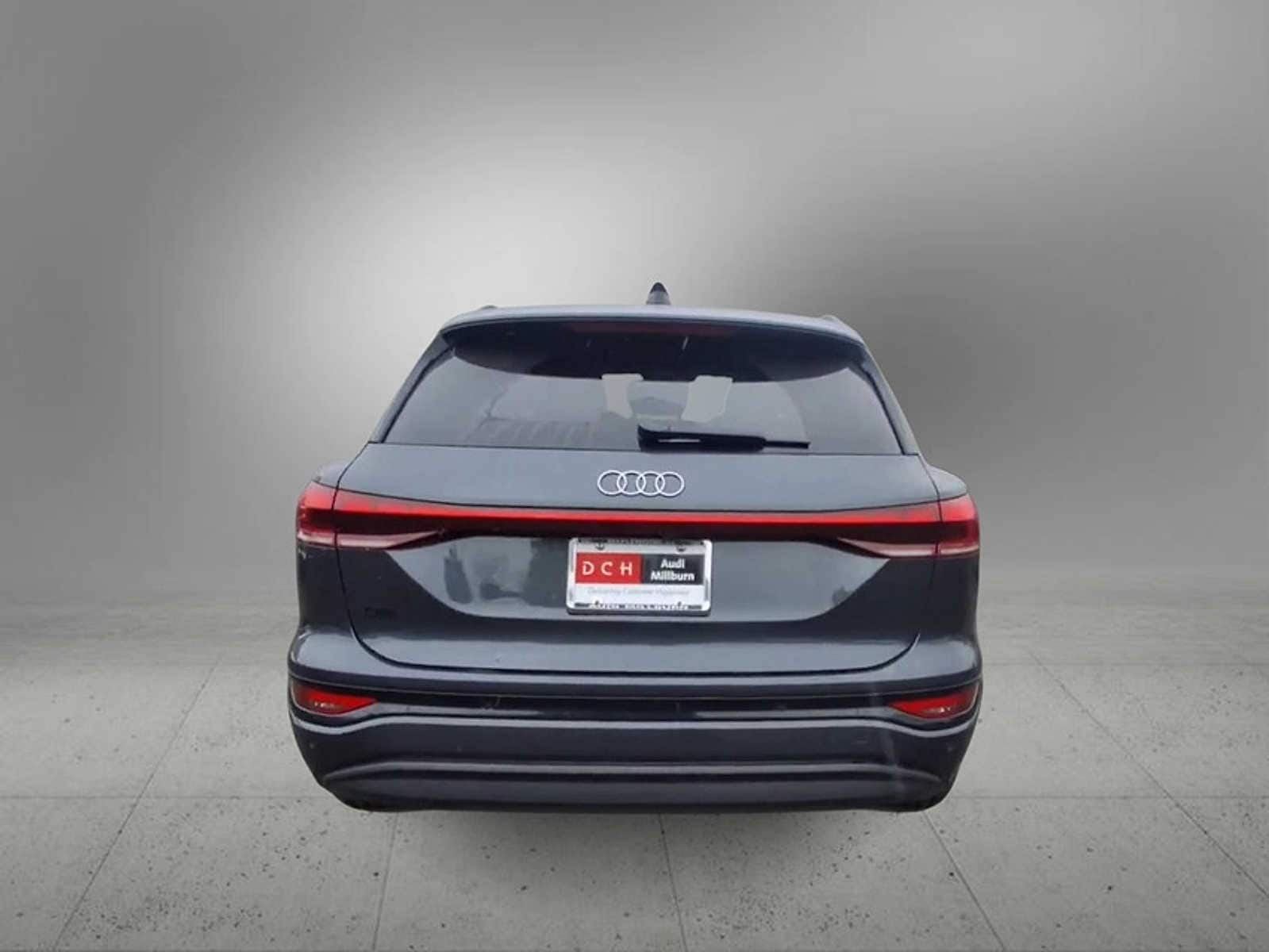 Thumbnail: 2025 Audi Q6 e-tron - 7
