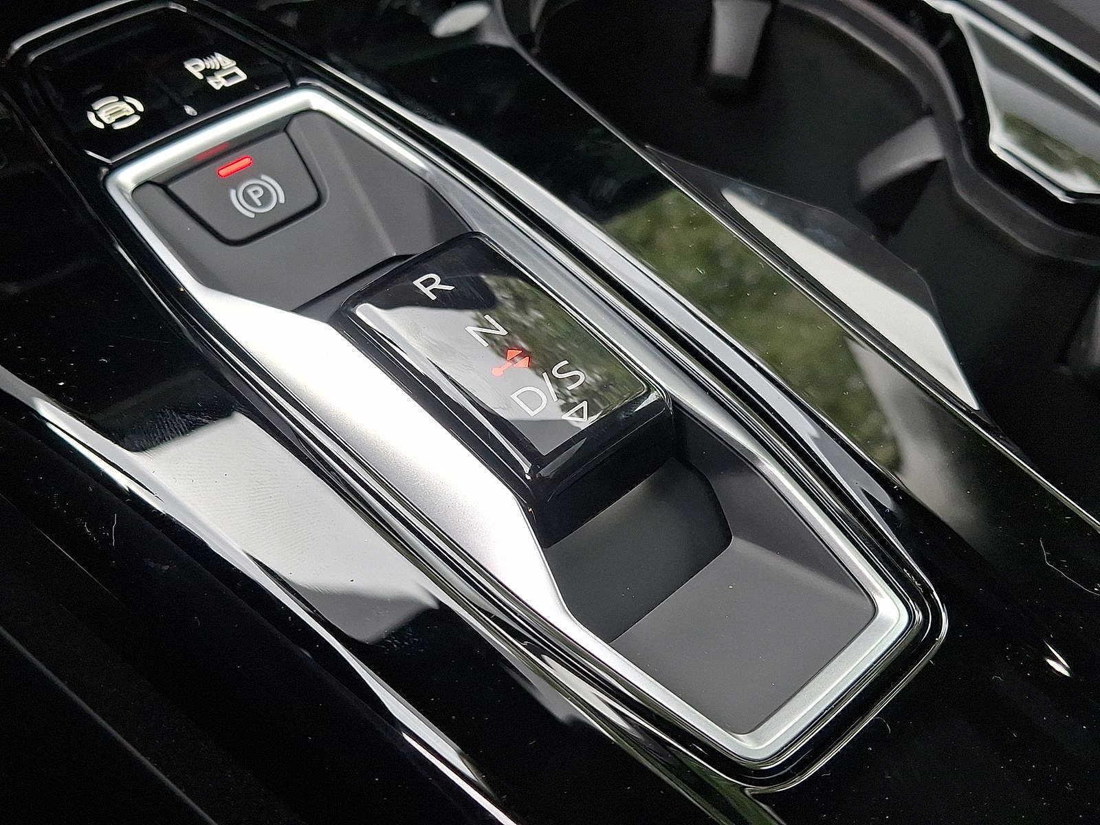 Thumbnail: 2025 Audi Q5 - 15