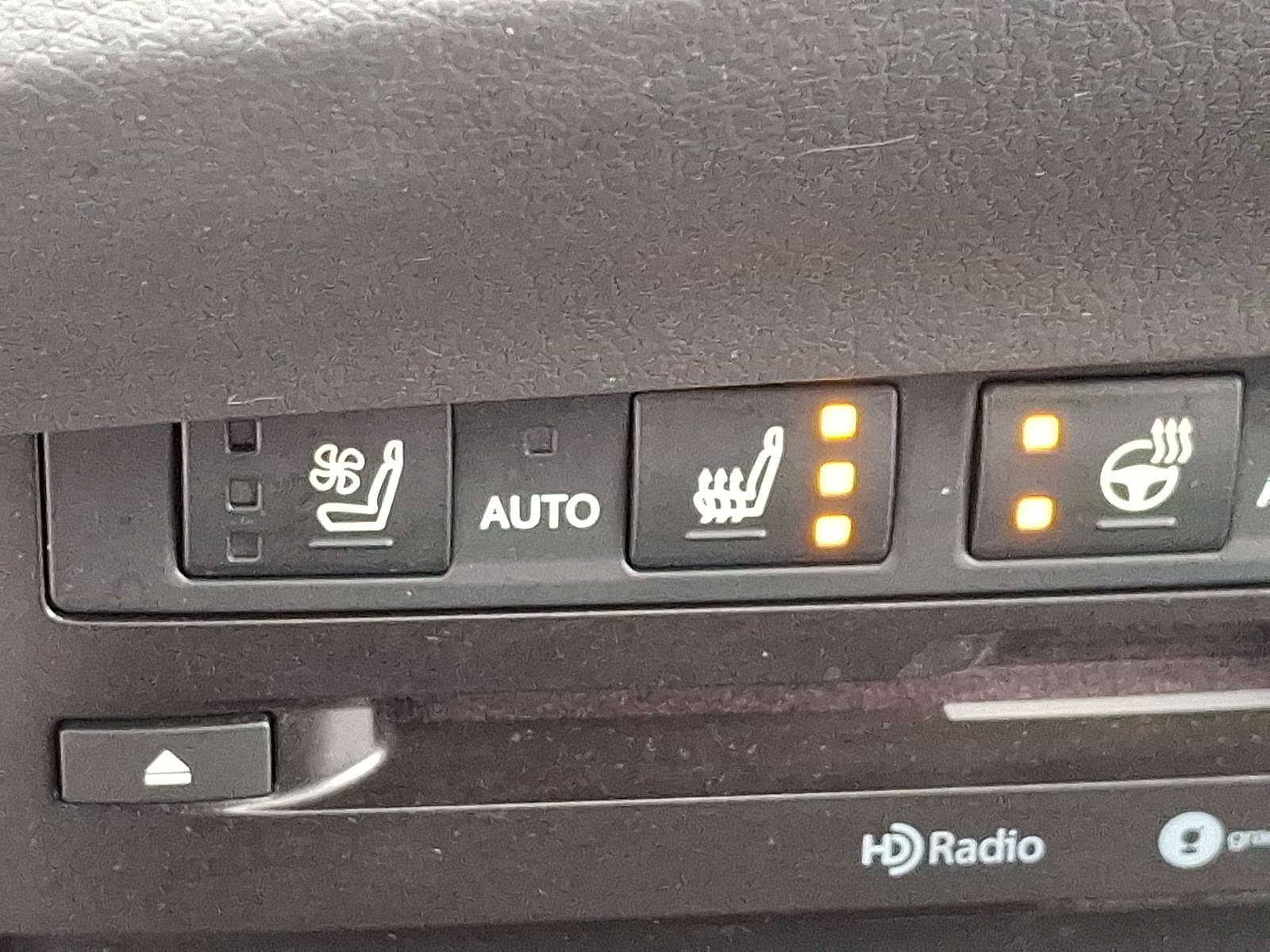 Thumbnail: 2022 Lexus ES - 19