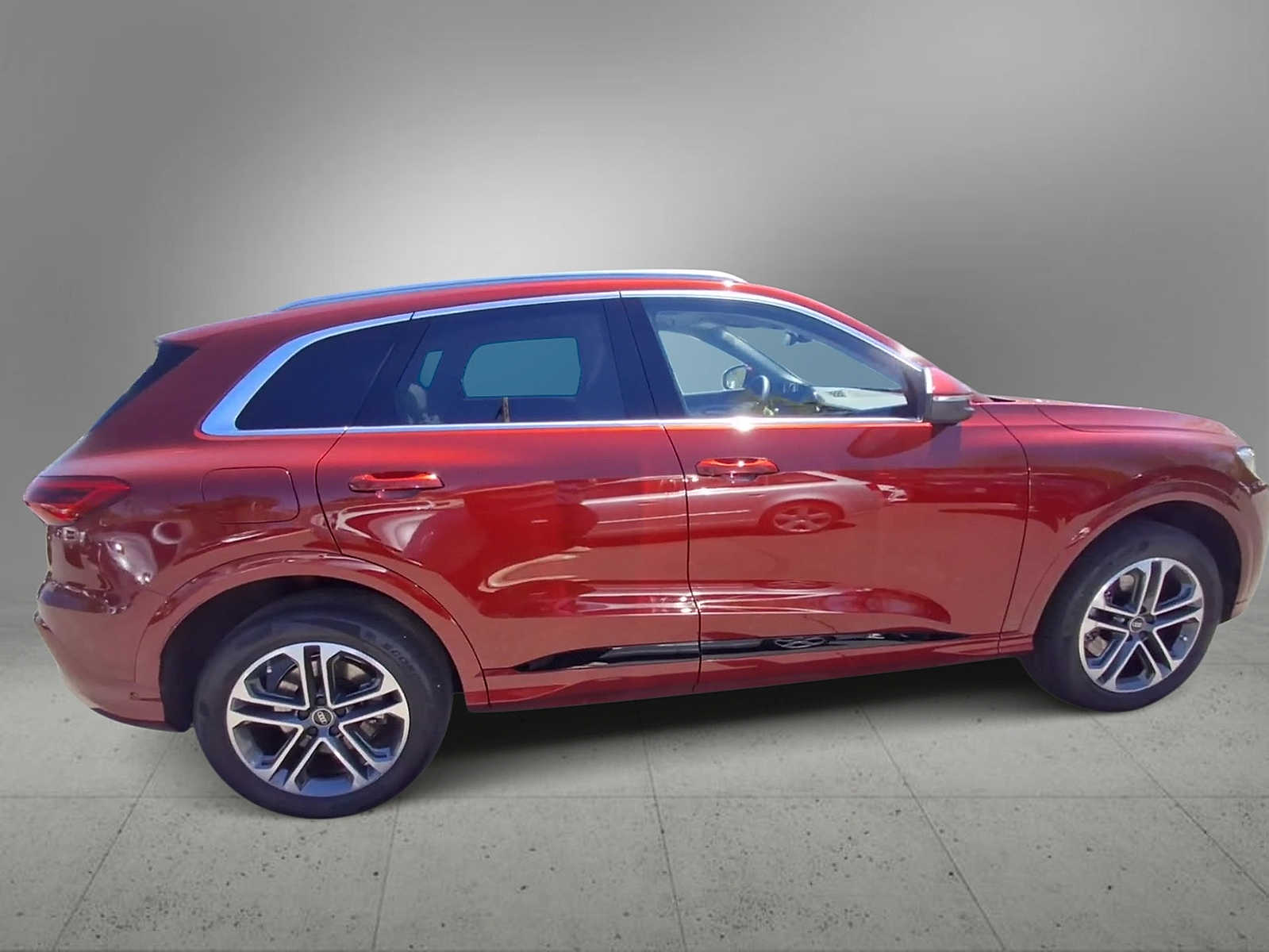 Thumbnail: 2025 Audi Q5 - 9