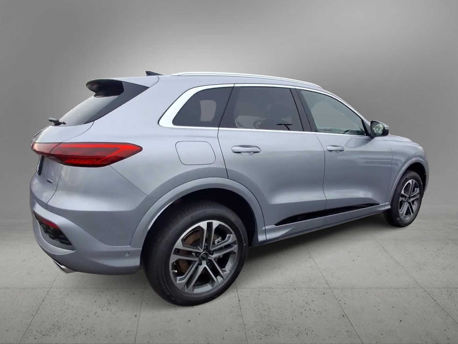 Thumbnail: 2025 Audi Q5 - 8