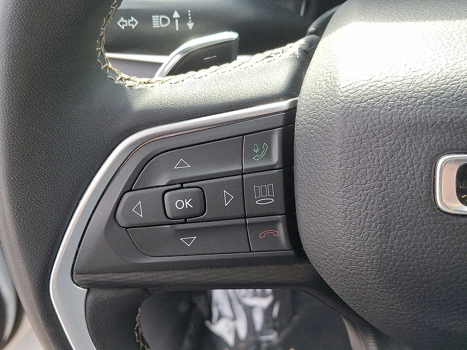 Thumbnail: 2023 Jeep Grand Cherokee - 17