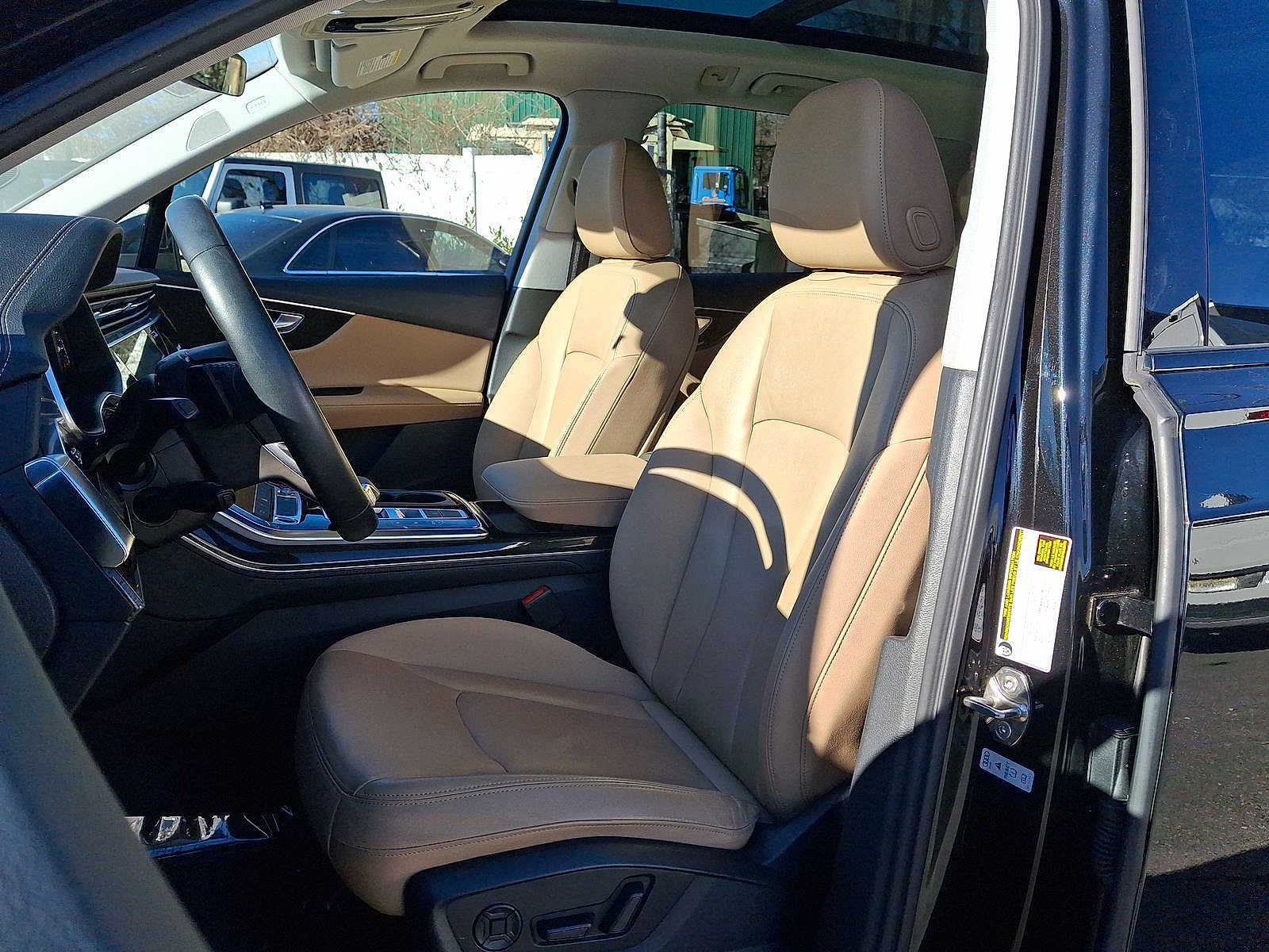 Thumbnail: 2023 Audi Q7 - 11