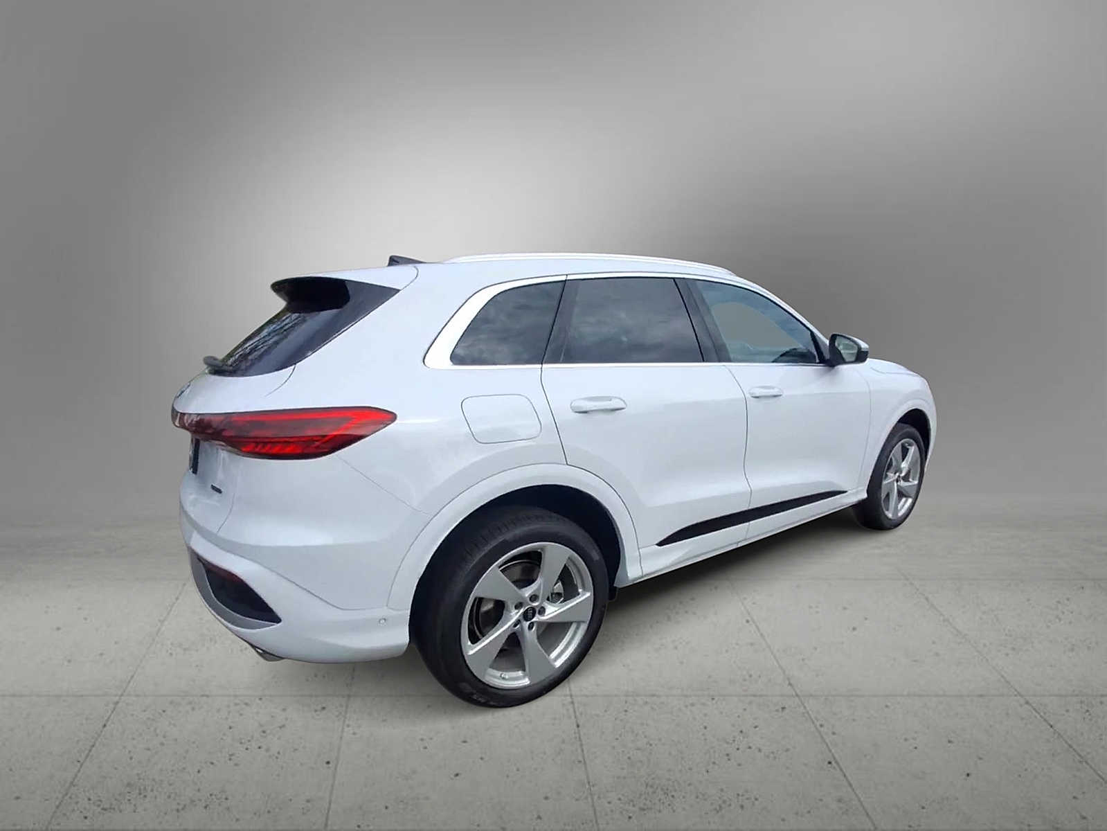 Thumbnail: 2025 Audi Q5 - 8