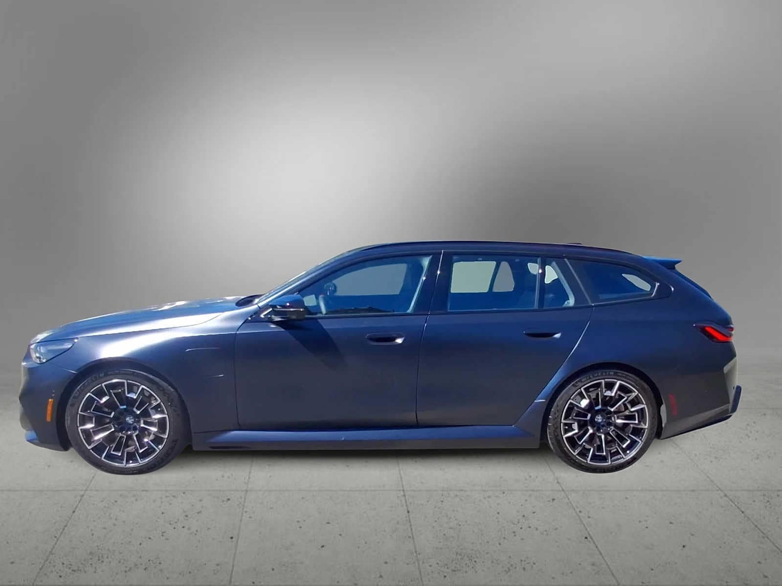 Thumbnail: 2026 BMW M5 - 4