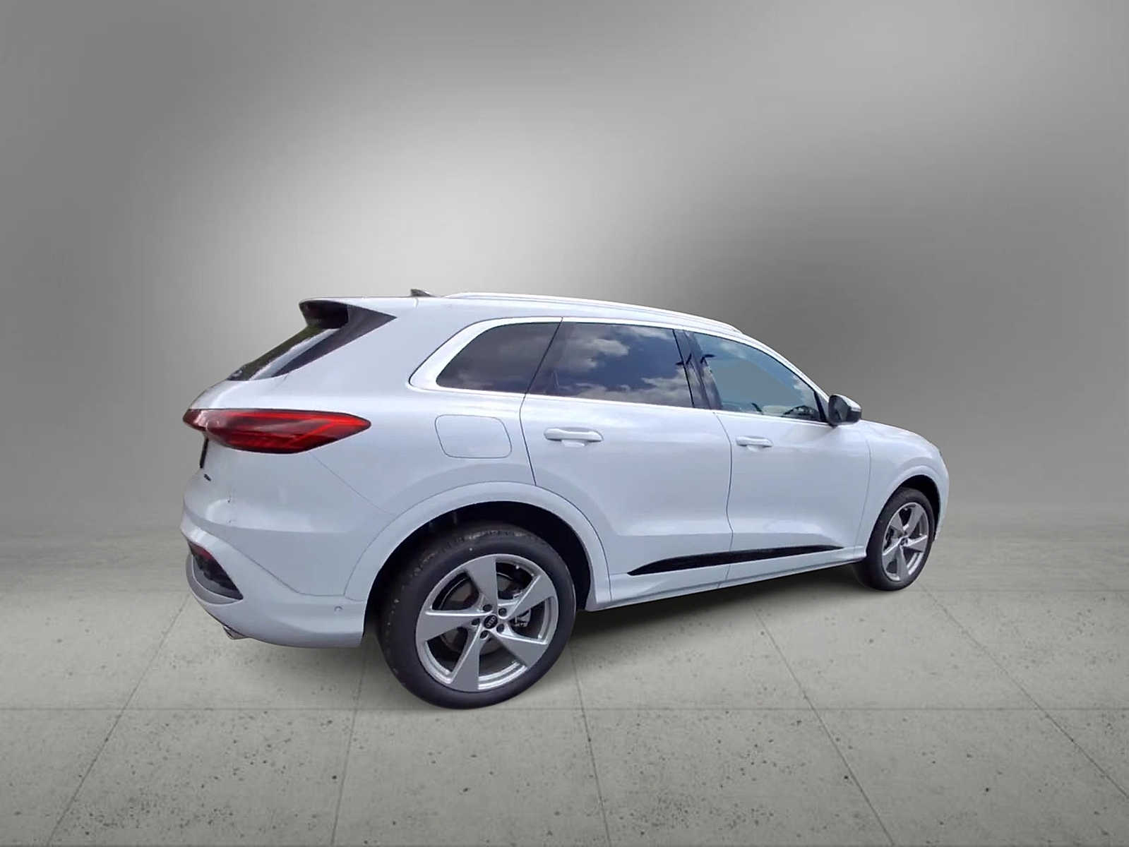 Thumbnail: 2025 Audi Q5 - 8