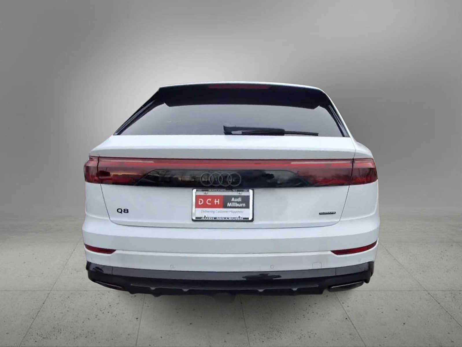 Thumbnail: 2026 Audi Q8 - 7