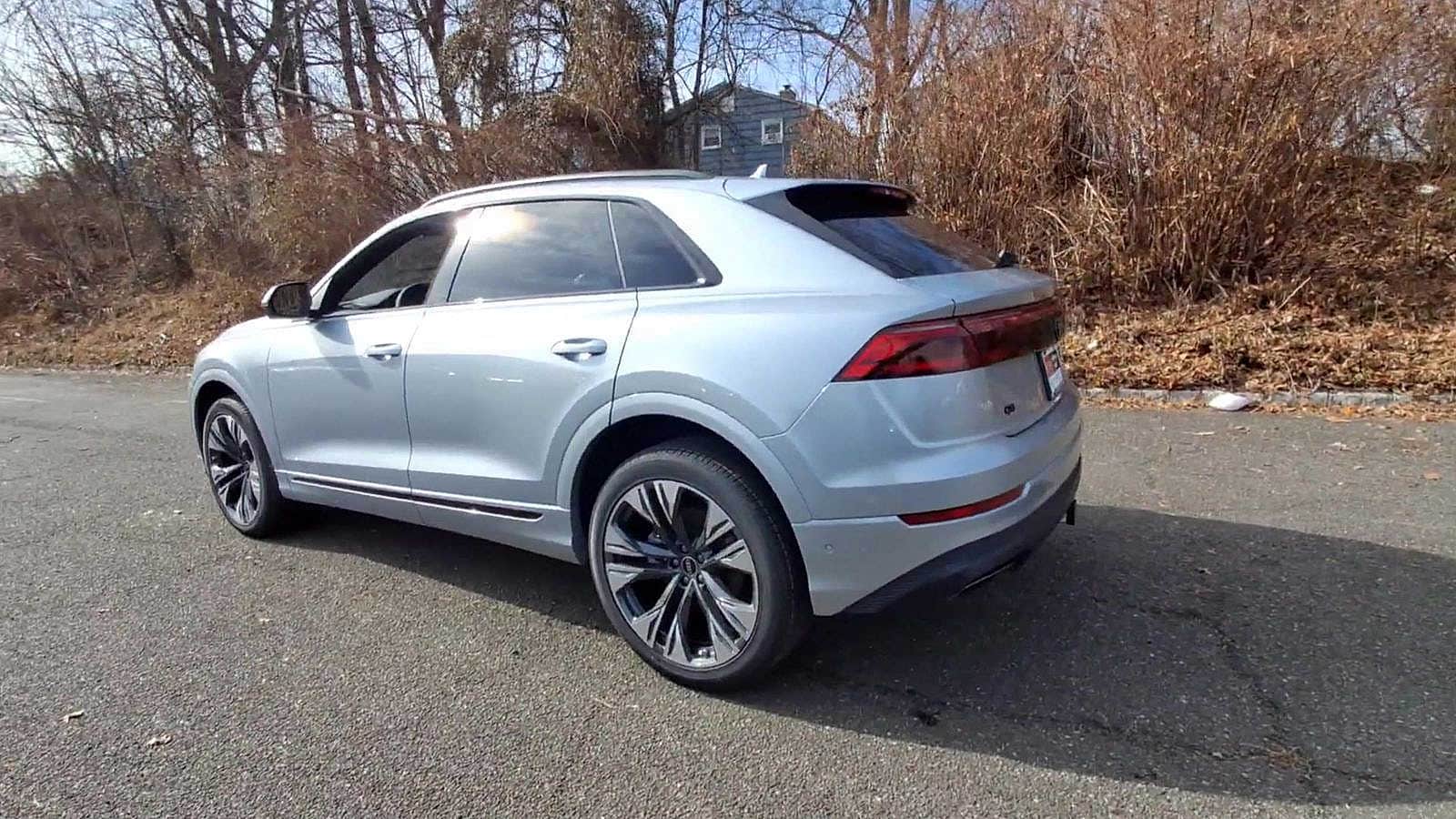 Thumbnail: 2025 Audi Q8 - 6