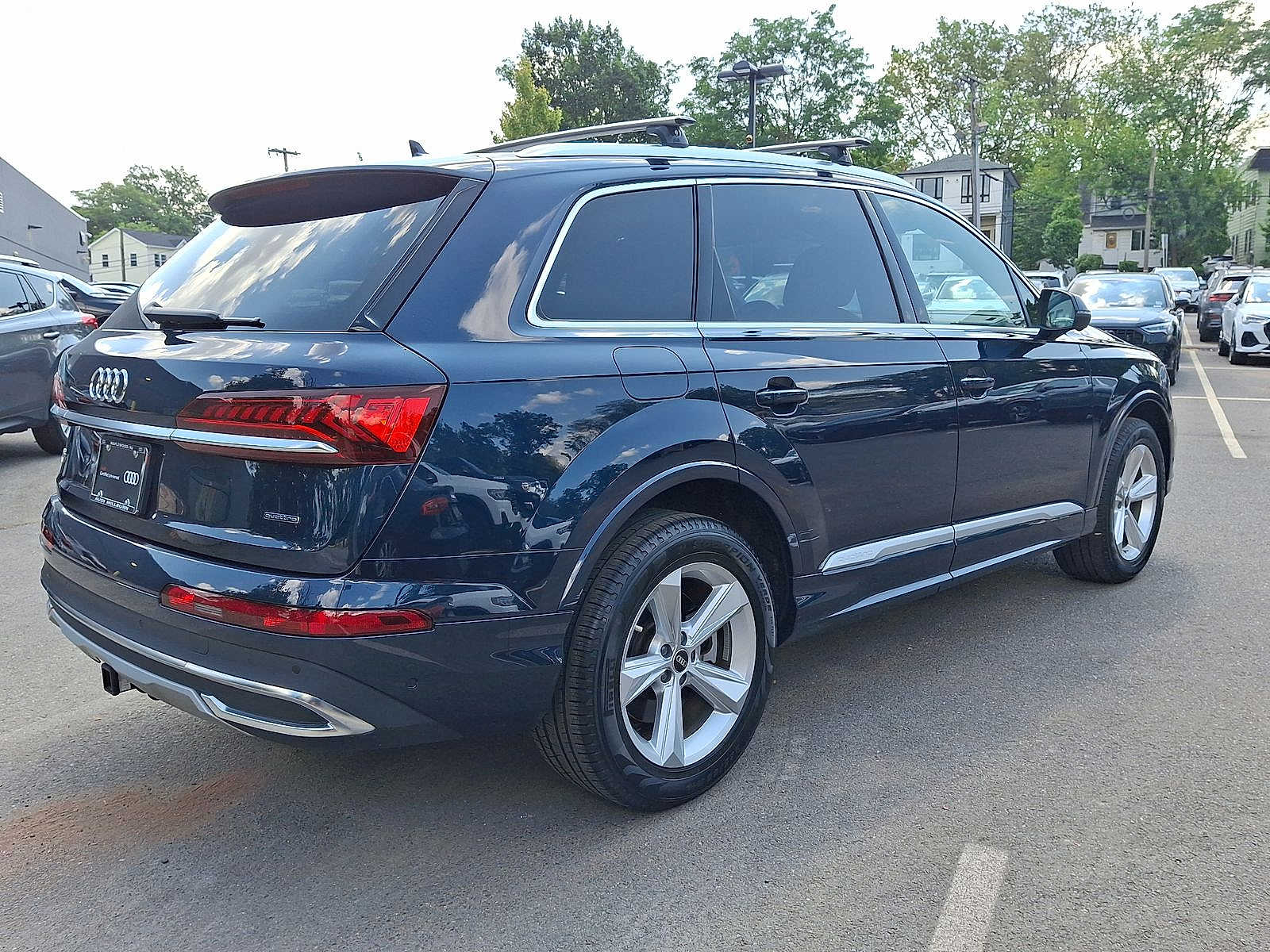 Thumbnail: 2023 Audi Q7 - 25