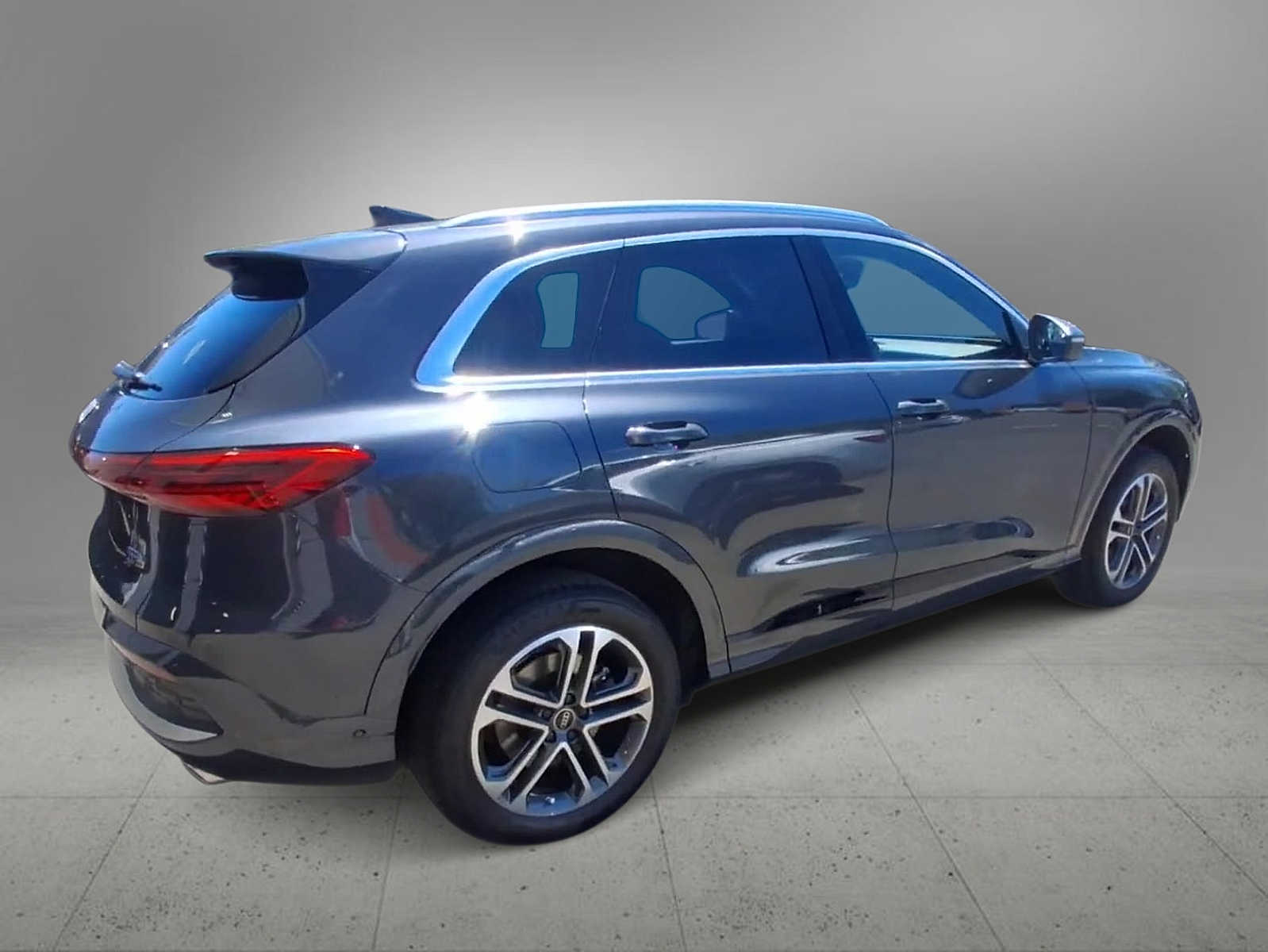 Thumbnail: 2025 Audi Q5 - 8