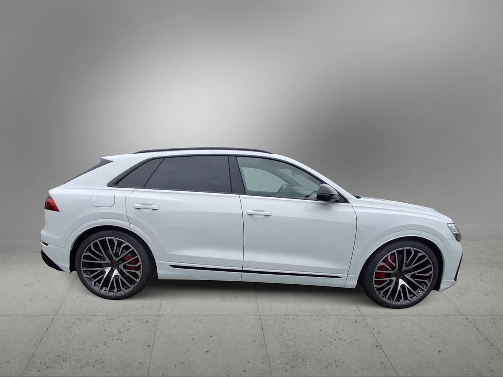 Thumbnail: 2026 Audi SQ8 - 9