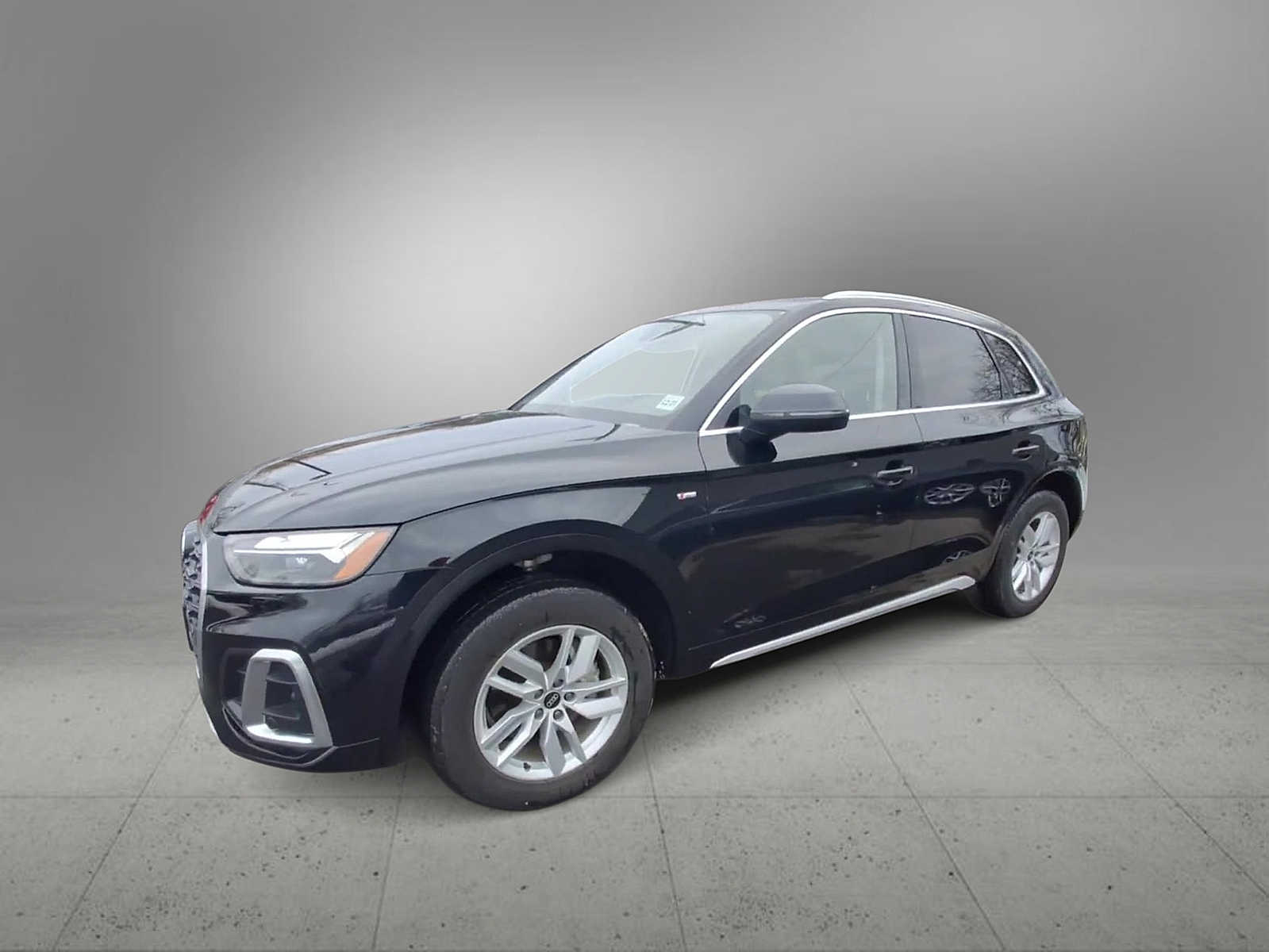 Thumbnail: 2023 Audi Q5 - 3