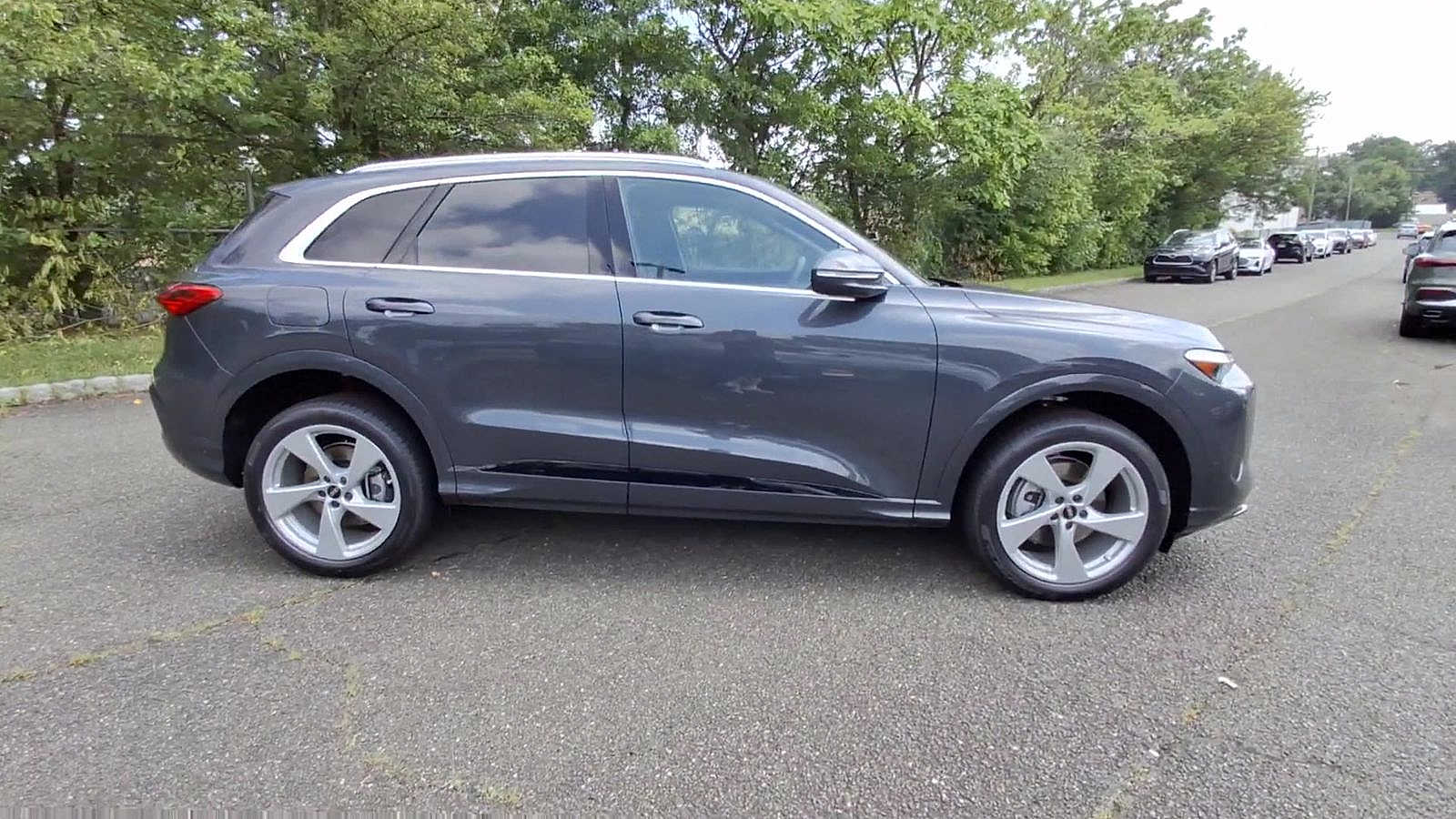 Thumbnail: 2025 Audi Q5 - 9