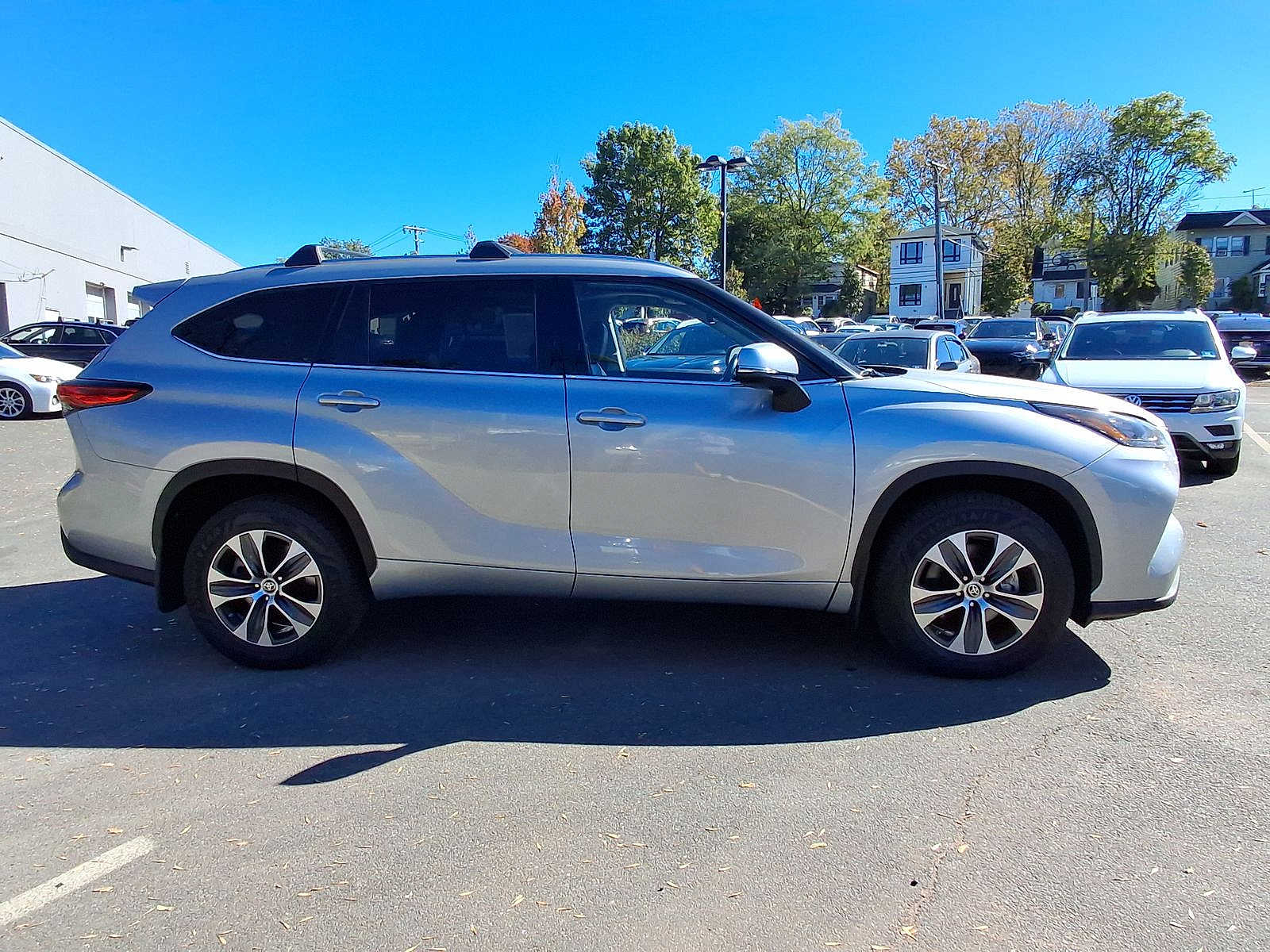 Thumbnail: 2020 Toyota Highlander - 22