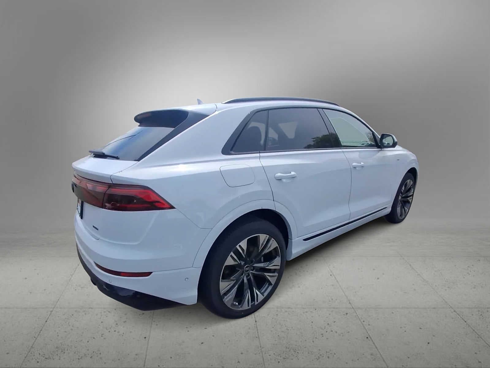 Thumbnail: 2026 Audi Q8 - 8