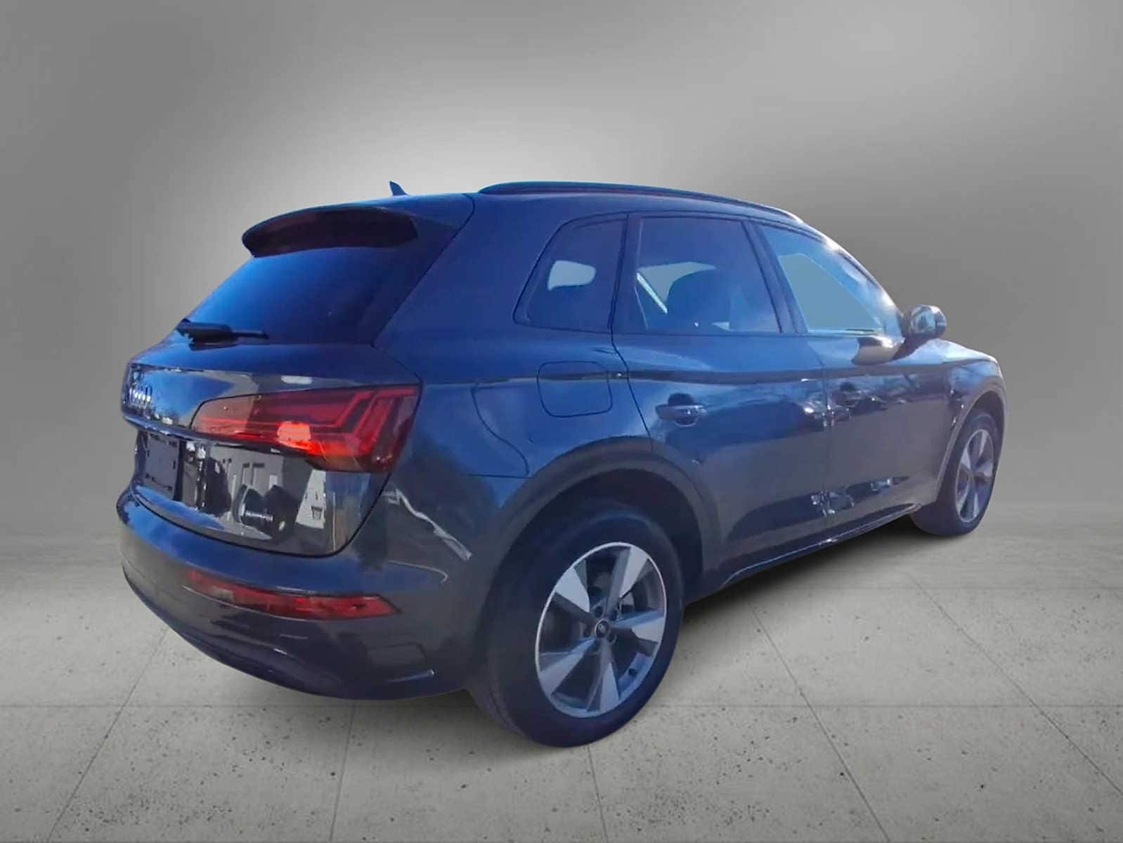 Thumbnail: 2025 Audi Q5 - 7