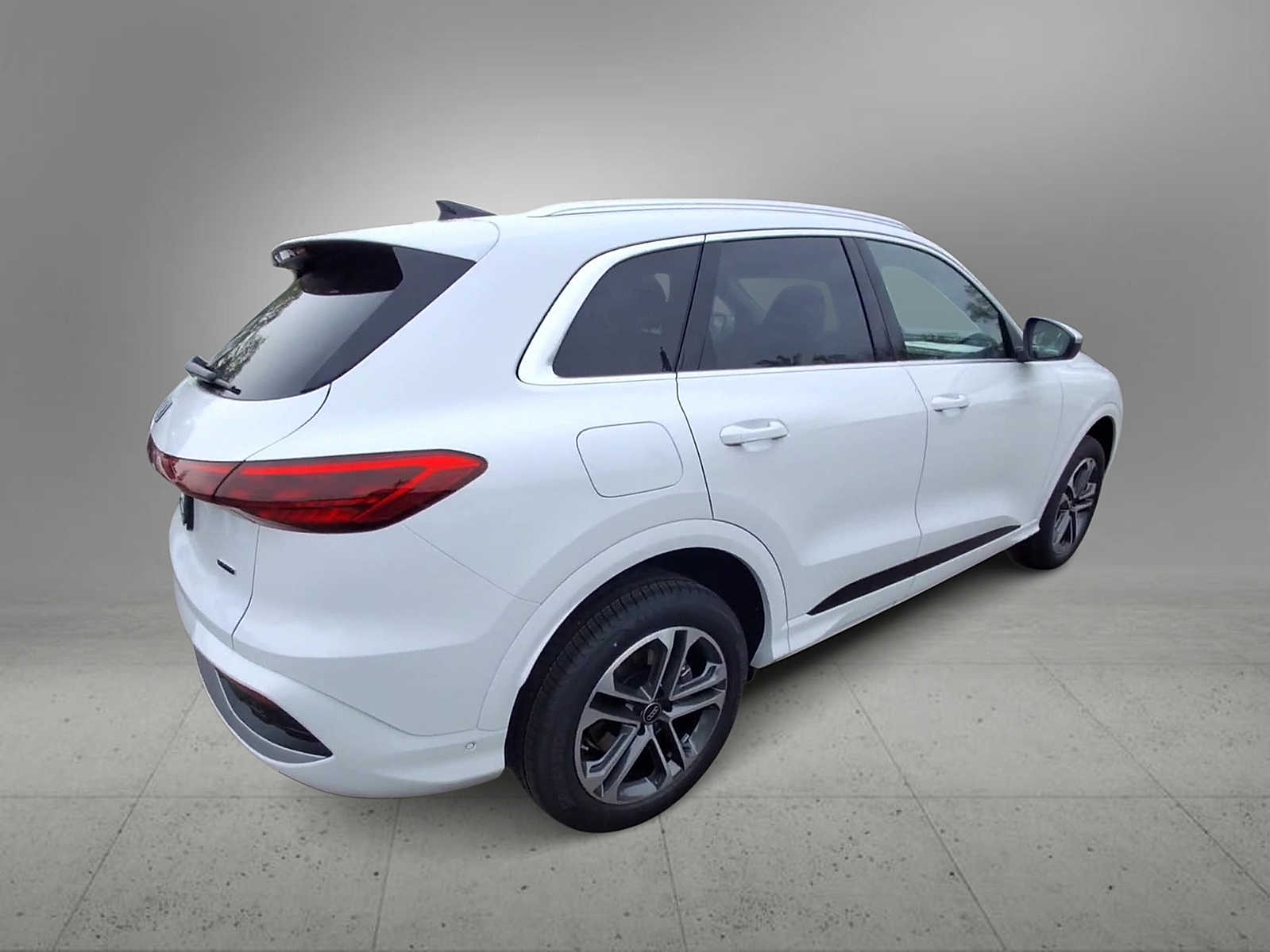 Thumbnail: 2026 Audi Q5 - 8