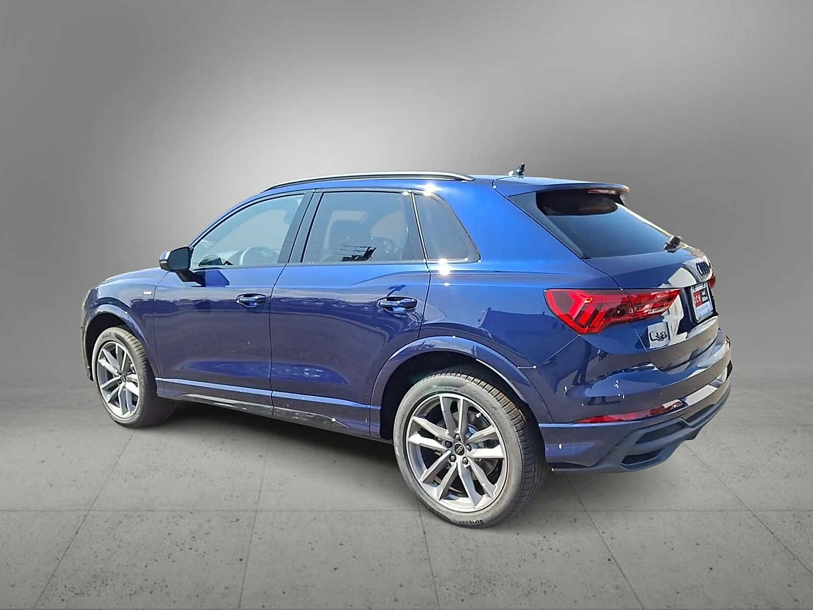 Thumbnail: 2025 Audi Q3 - 8