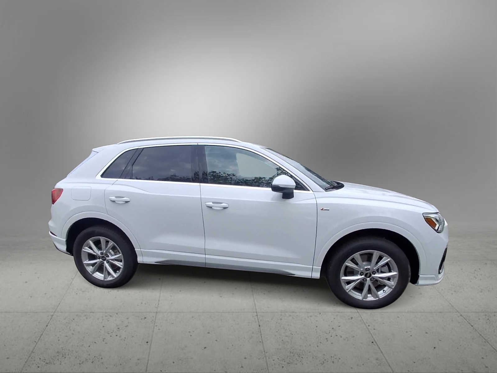 Thumbnail: 2025 Audi Q3 - 9