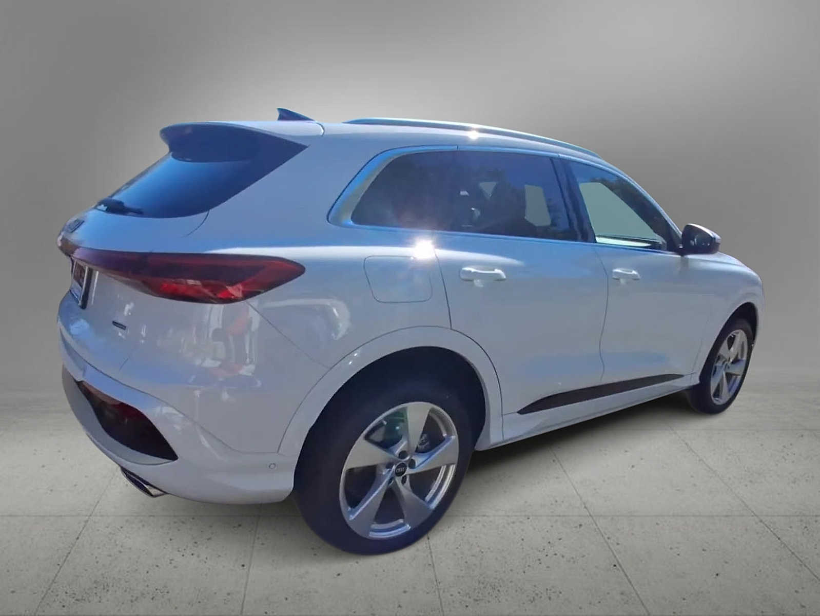 Thumbnail: 2025 Audi Q5 - 8