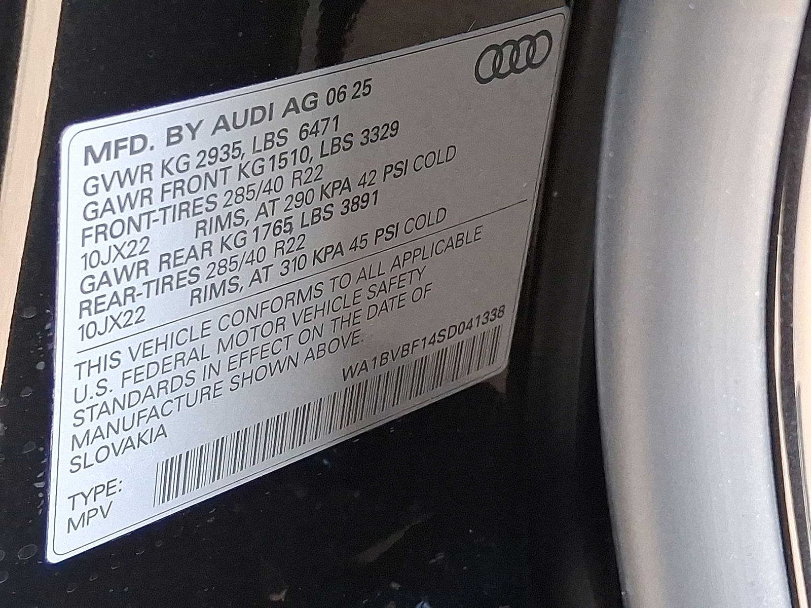 Thumbnail: 2025 Audi Q8 - 18