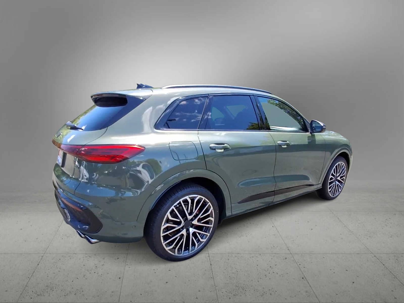 Thumbnail: 2026 Audi SQ5 - 8