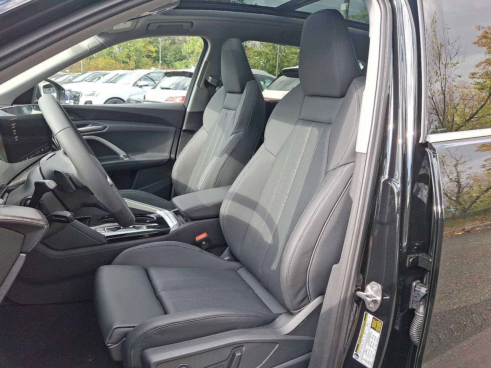 Thumbnail: 2025 Audi Q5 - 13