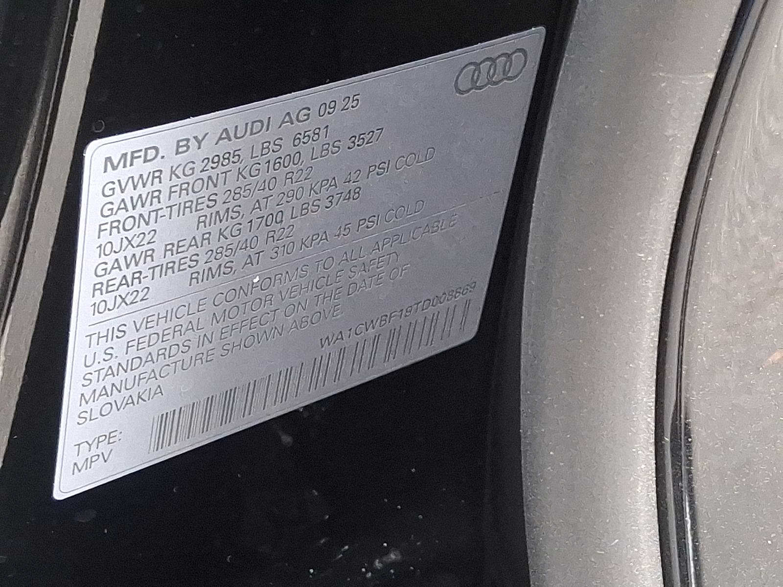 Thumbnail: 2026 Audi SQ8 - 16