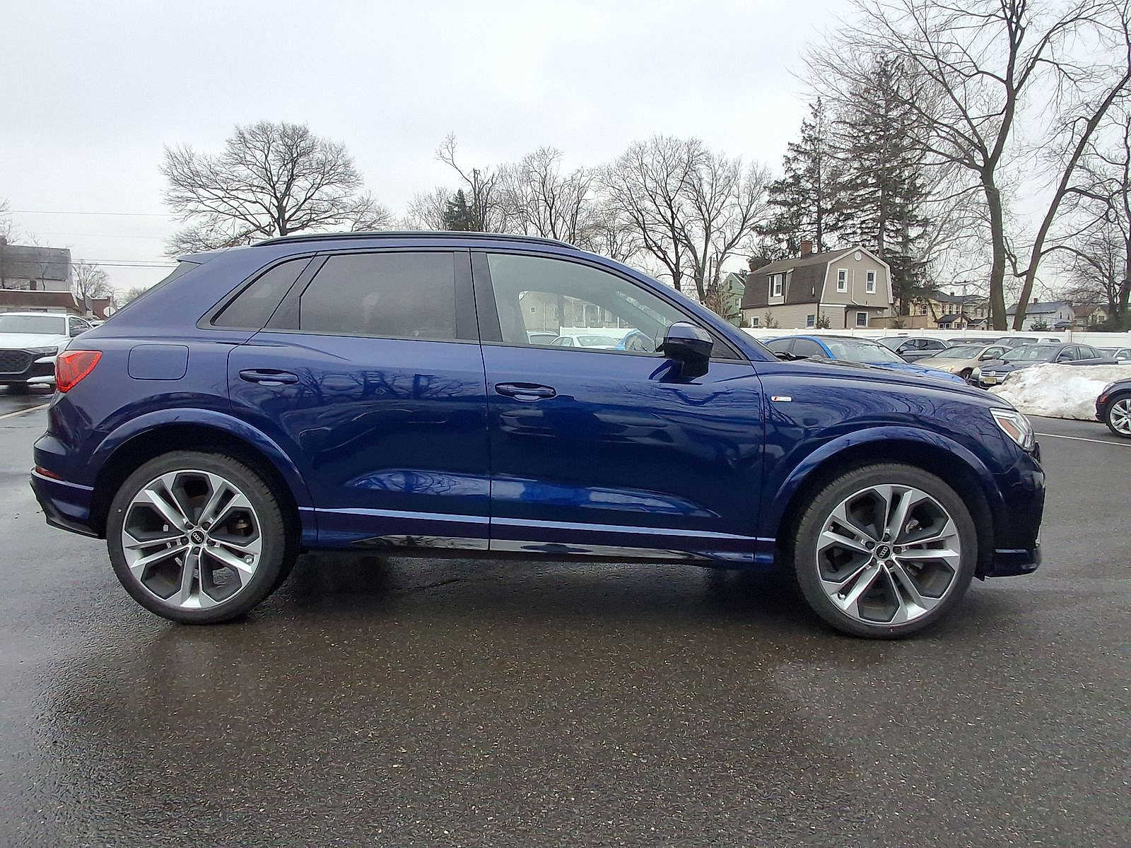 Thumbnail: 2022 Audi Q3 - 25