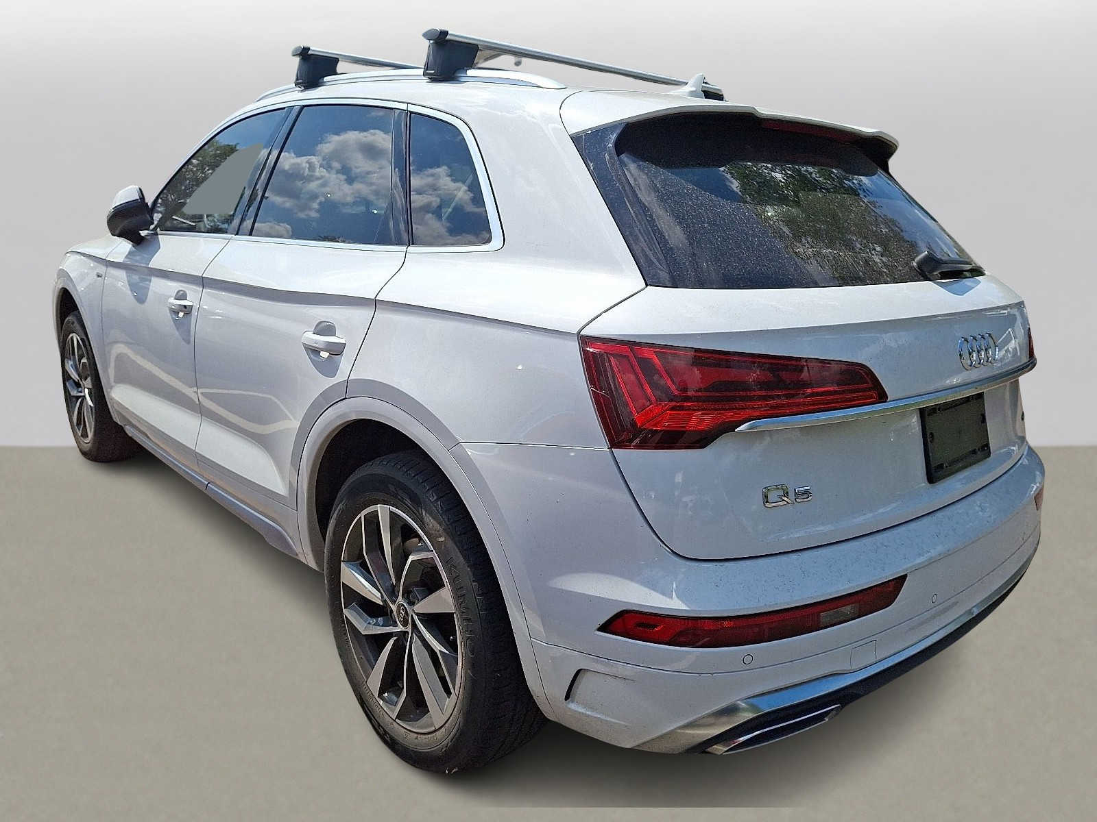 Thumbnail: 2022 Audi Q5 - 4
